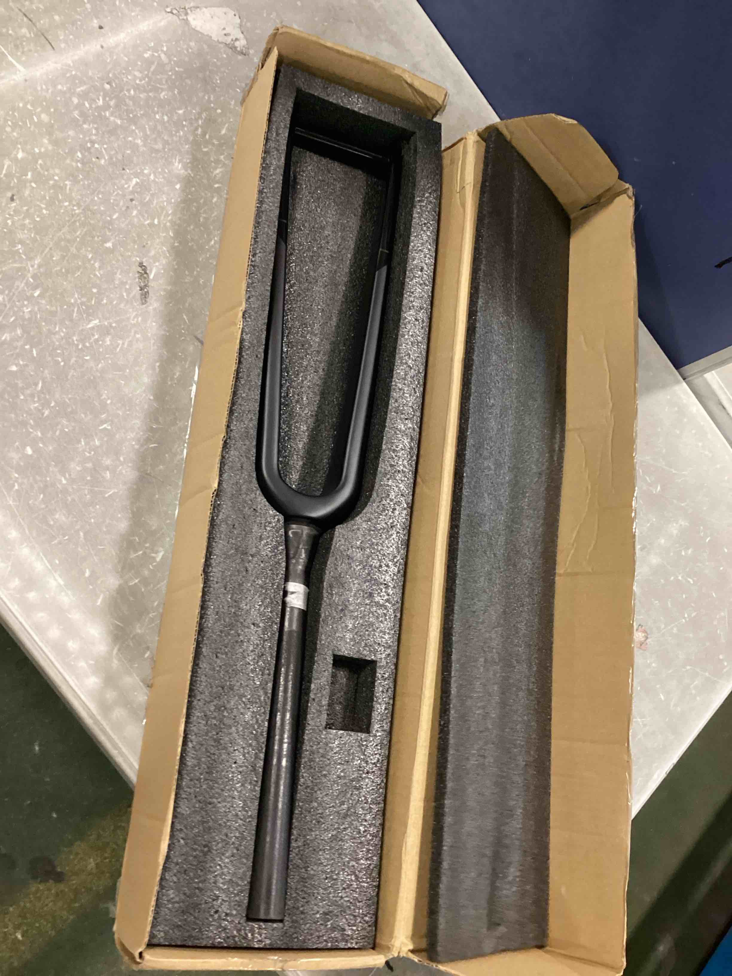 https://s3.amazonaws.com/lotting-images-prod/bidfta/RED6763208_1723005651086.jpeg