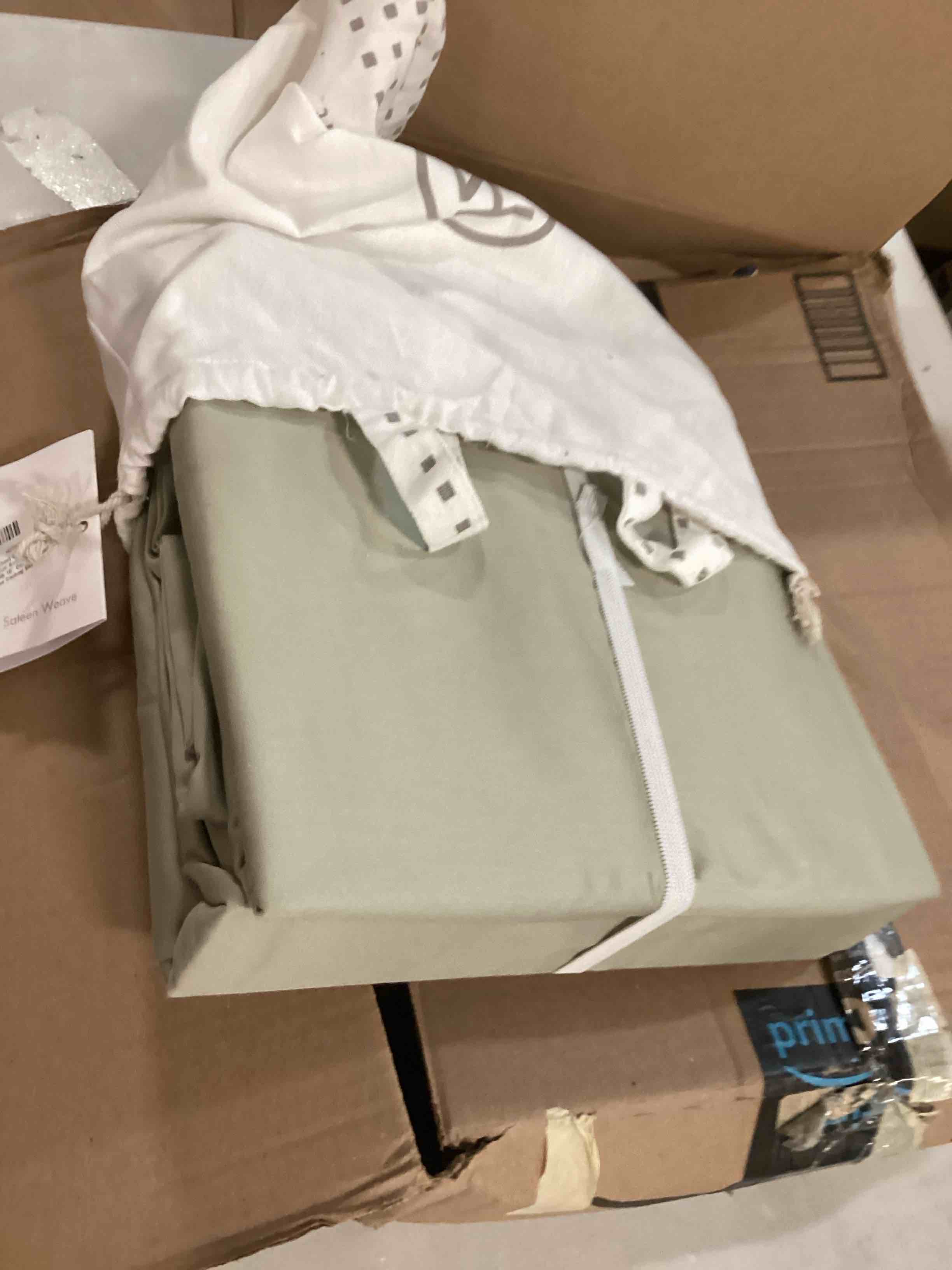 https://s3.amazonaws.com/lotting-images-prod/bidfta/RED6763430_1722650054401.jpeg