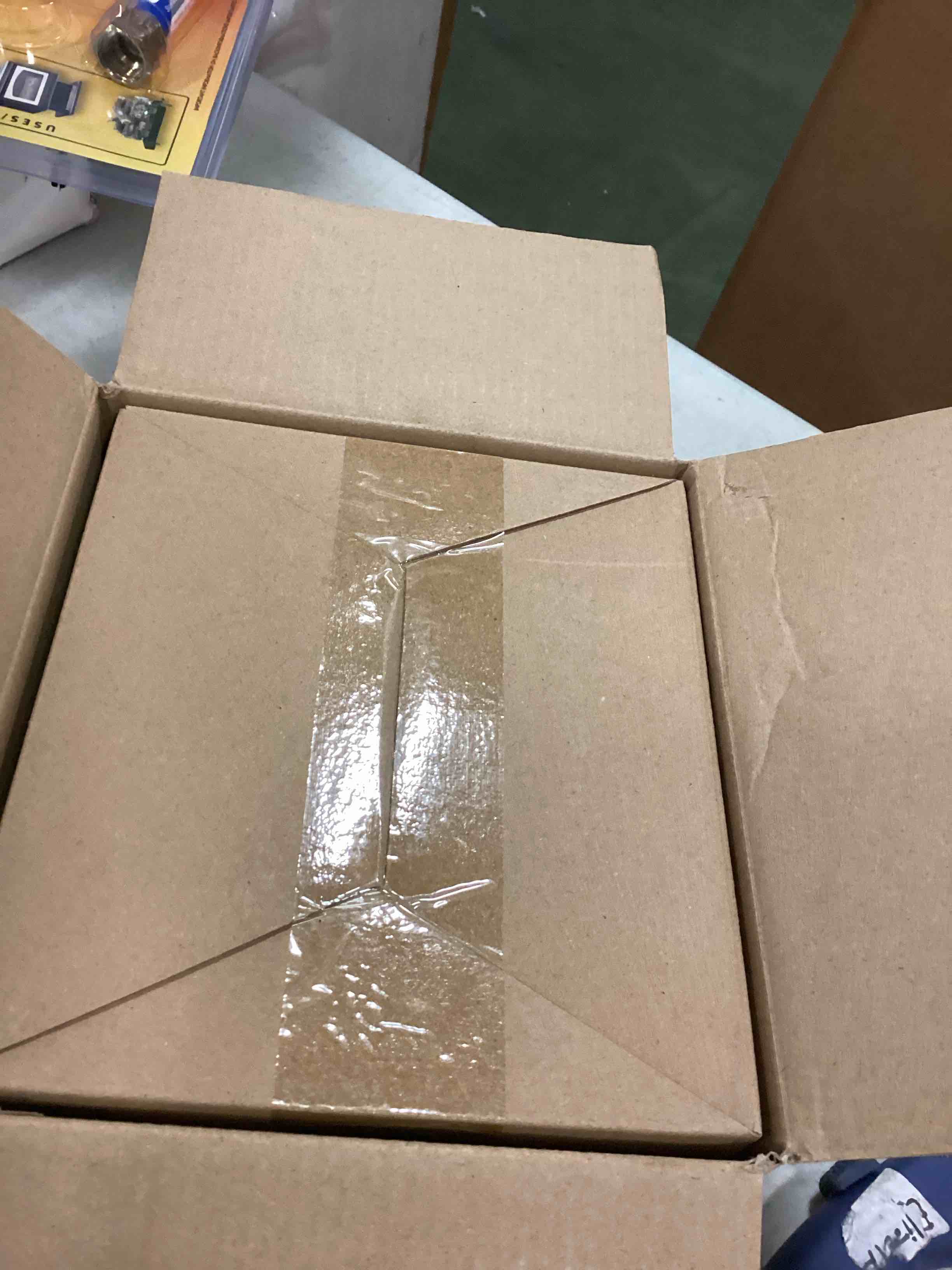 https://s3.amazonaws.com/lotting-images-prod/bidfta/RED6763763_1722487078670.jpeg