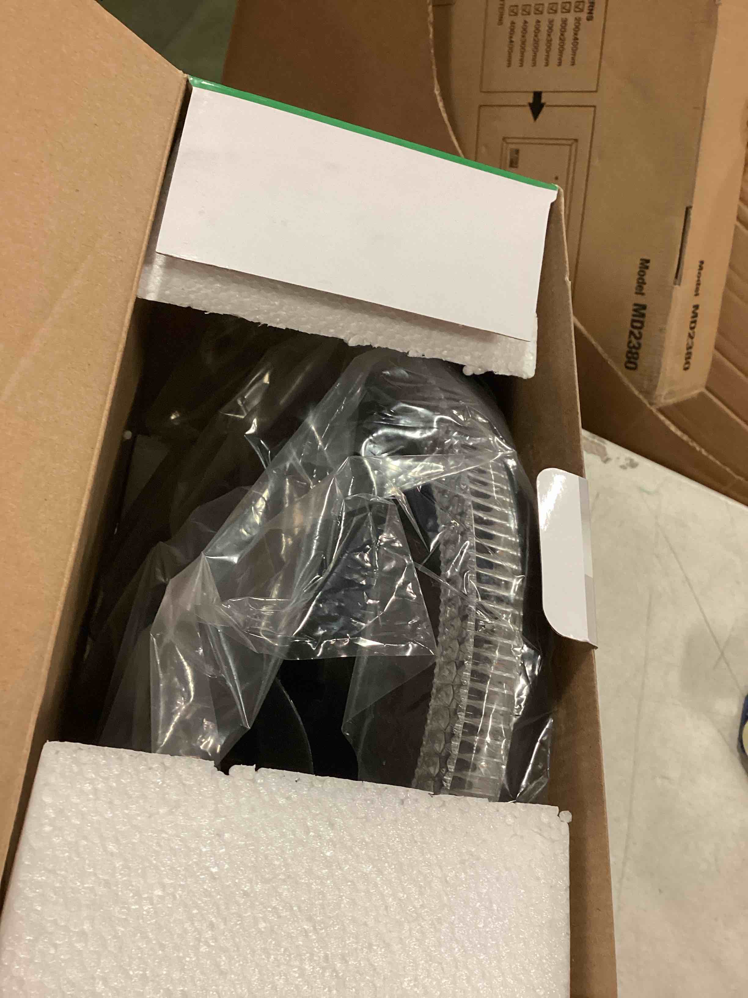 https://s3.amazonaws.com/lotting-images-prod/bidfta/RED6763767_1722487383223.jpeg