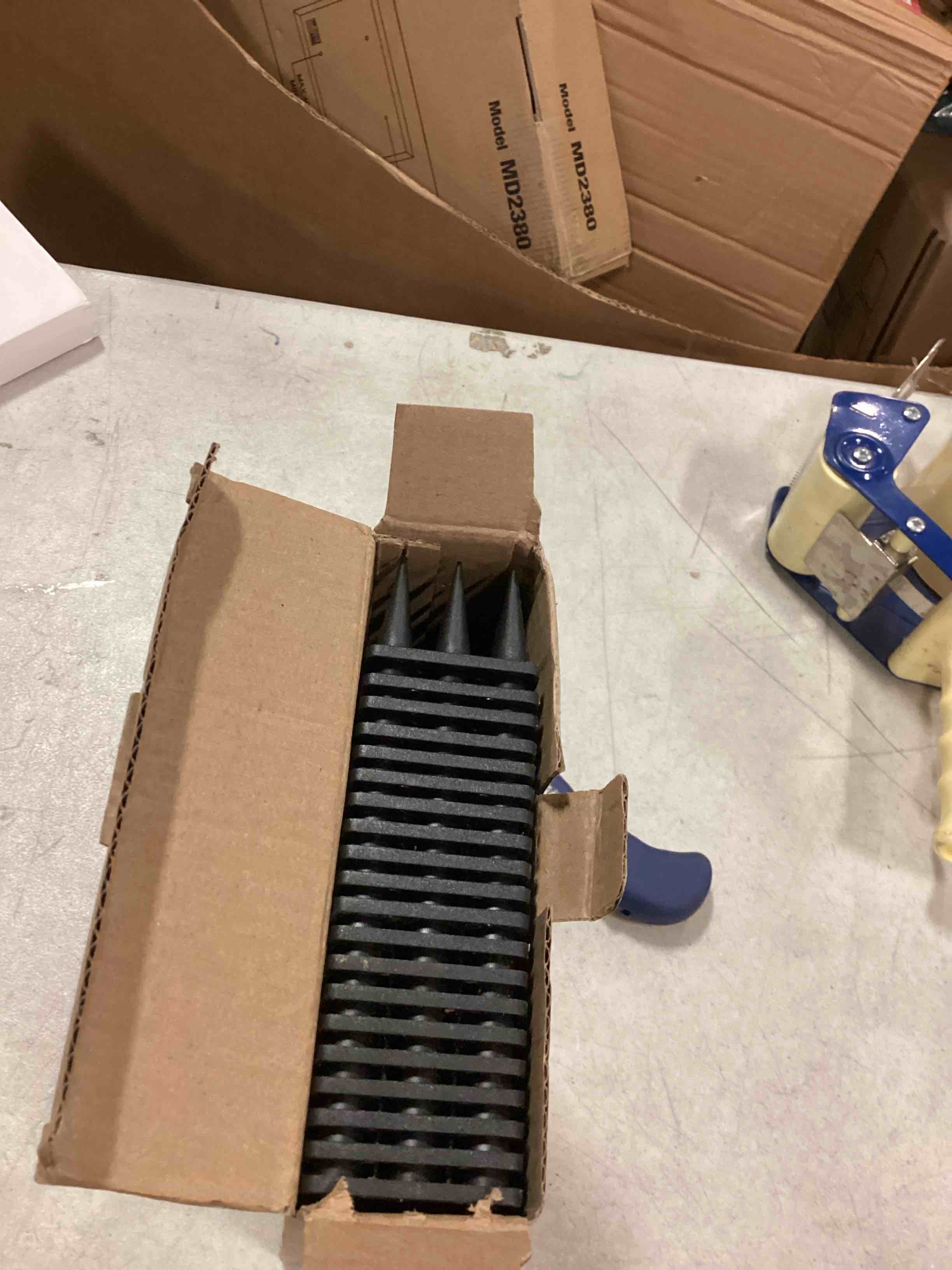 https://s3.amazonaws.com/lotting-images-prod/bidfta/RED6763782_1722488362598.jpeg