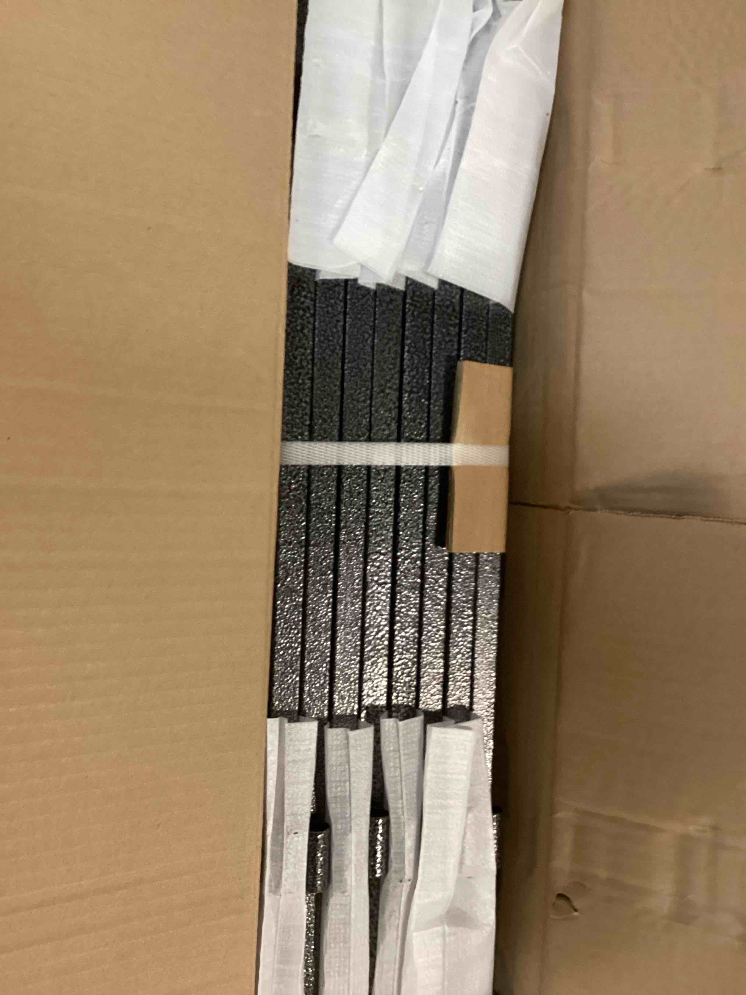 https://s3.amazonaws.com/lotting-images-prod/bidfta/RED6764699_1723042716714.jpeg