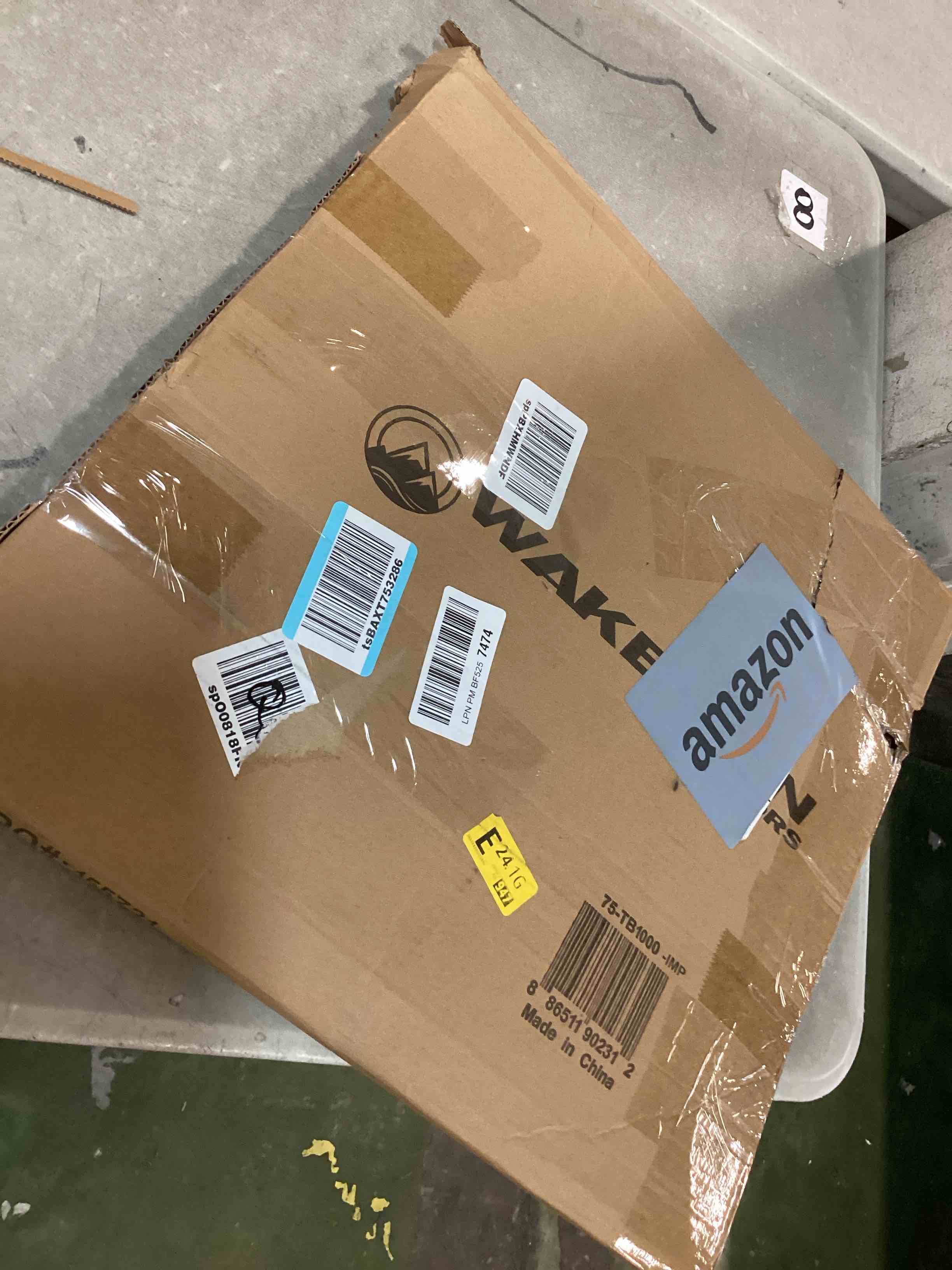 https://s3.amazonaws.com/lotting-images-prod/bidfta/RED6764862_1723129624963.jpeg