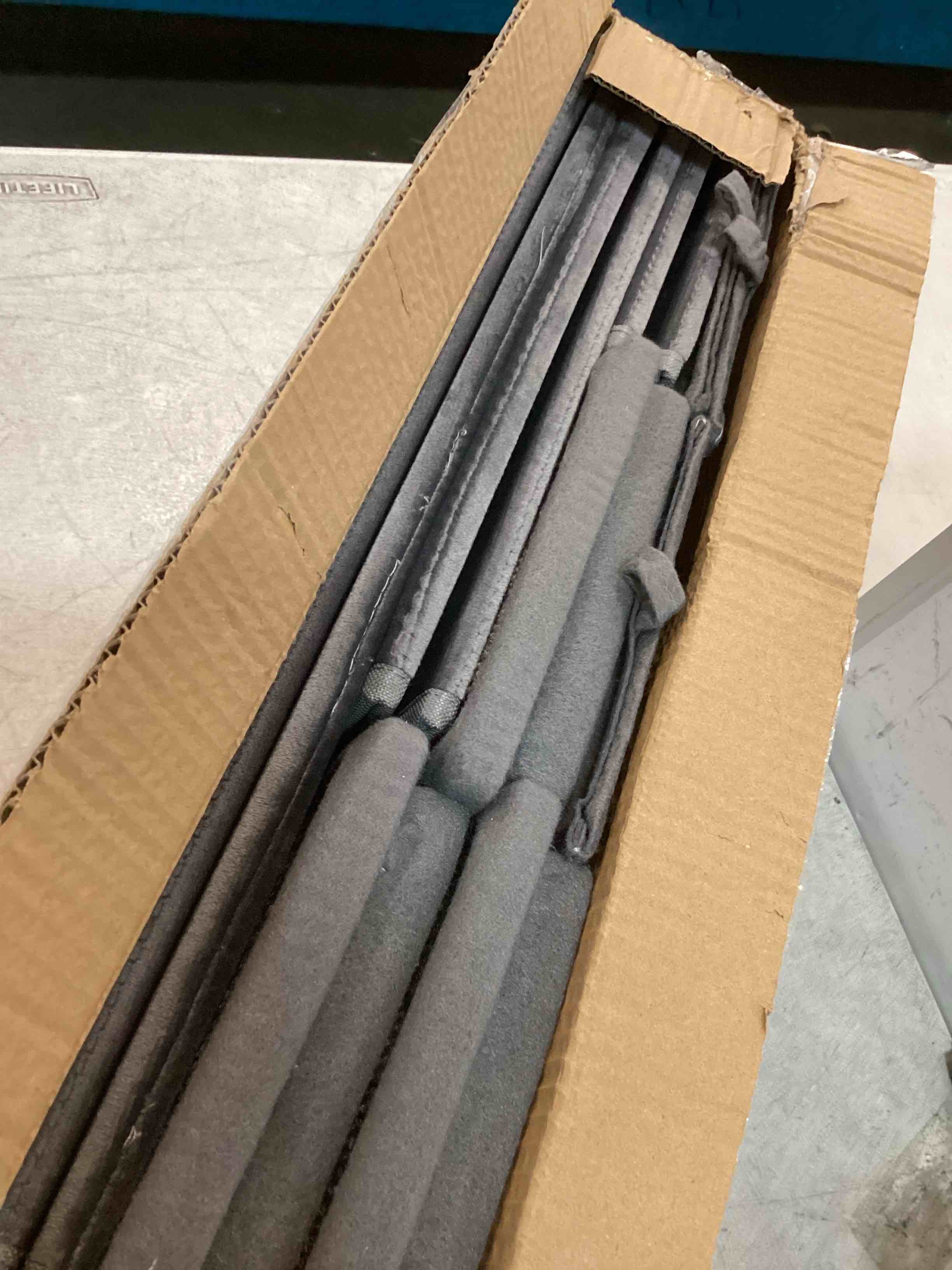 https://s3.amazonaws.com/lotting-images-prod/bidfta/RED6765224_1723232028920.jpeg