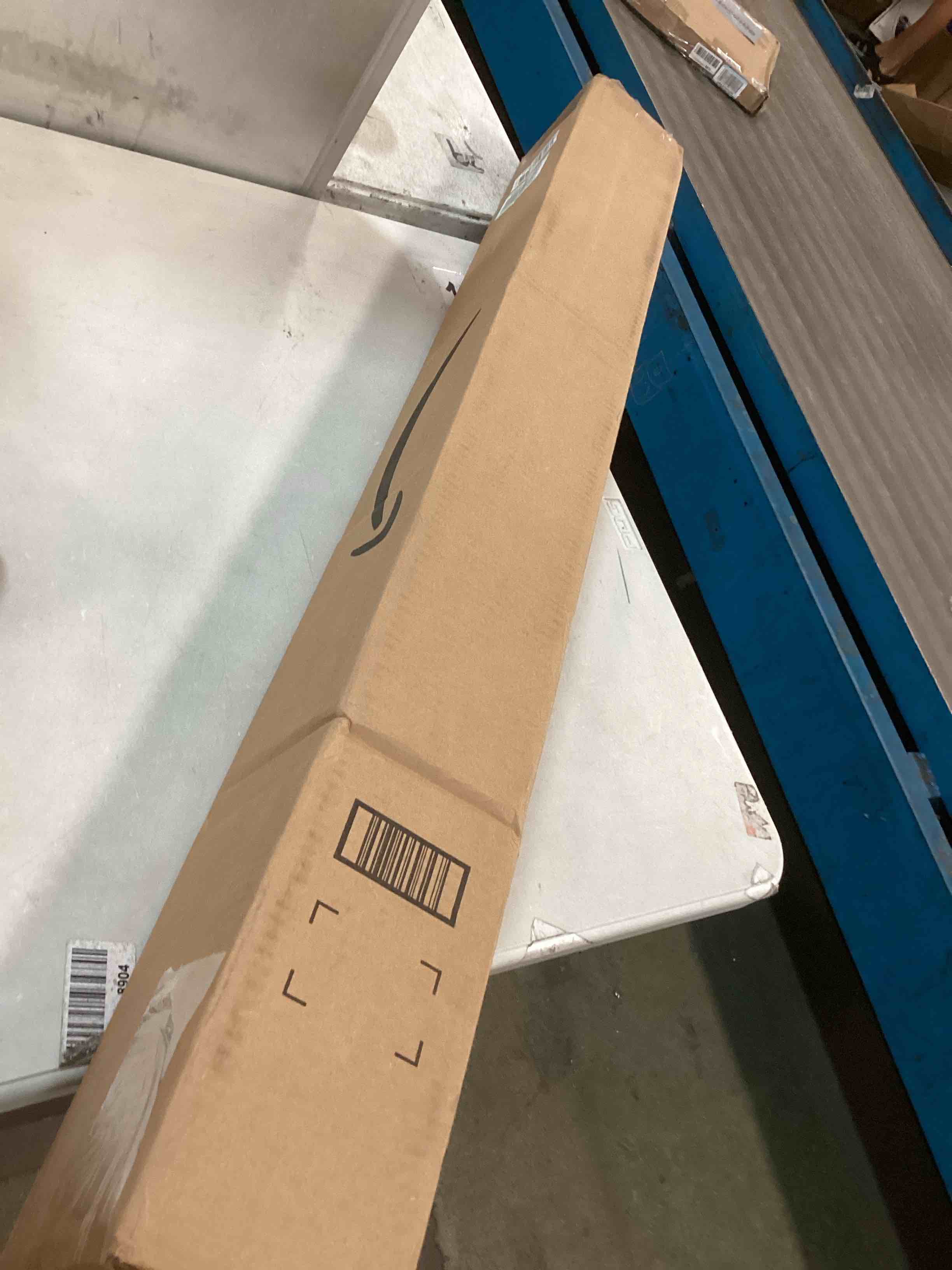 https://s3.amazonaws.com/lotting-images-prod/bidfta/RED6765290_1723469180816.jpeg
