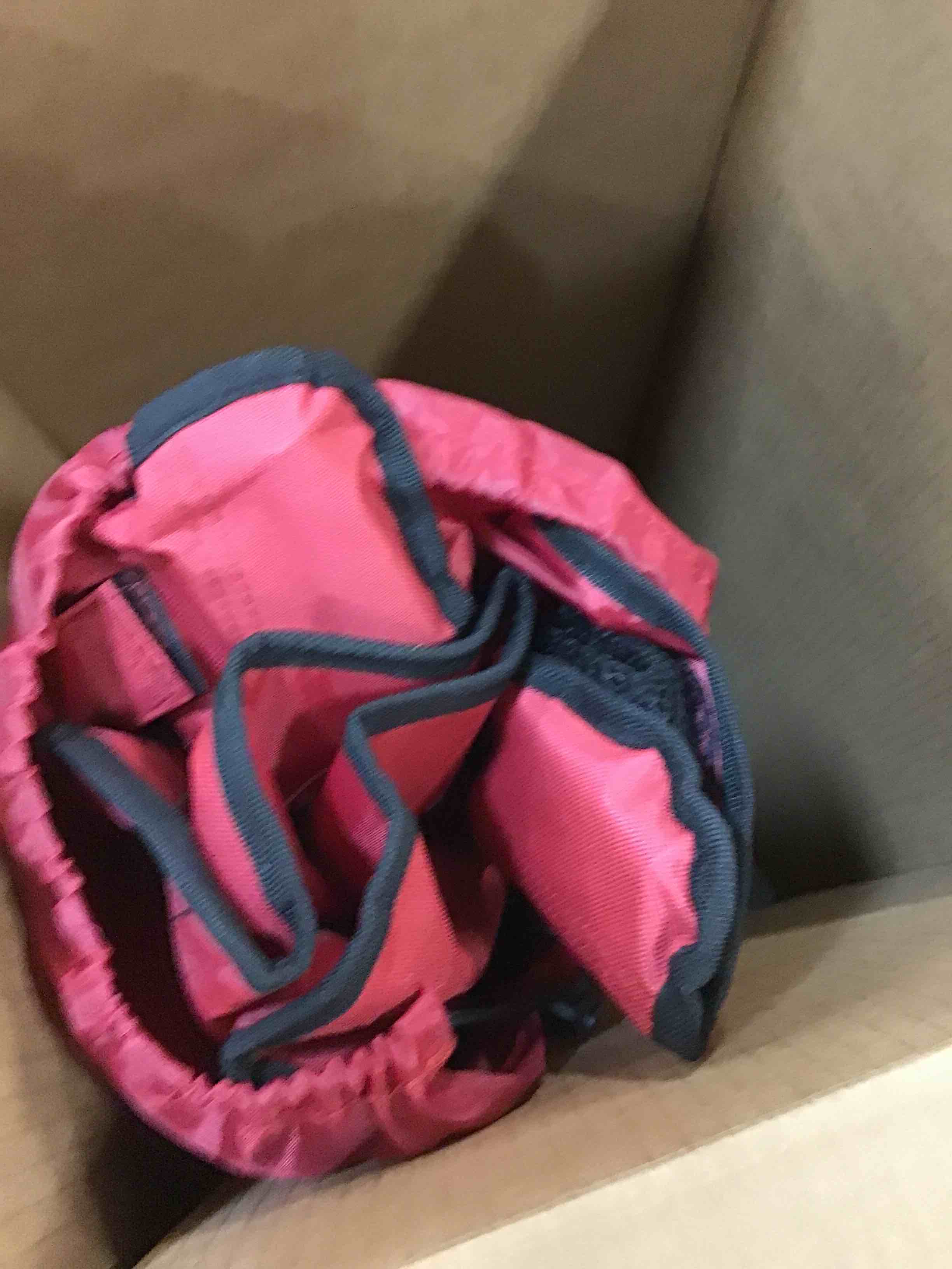 https://s3.amazonaws.com/lotting-images-prod/bidfta/RED6765500_1722982804225.jpeg