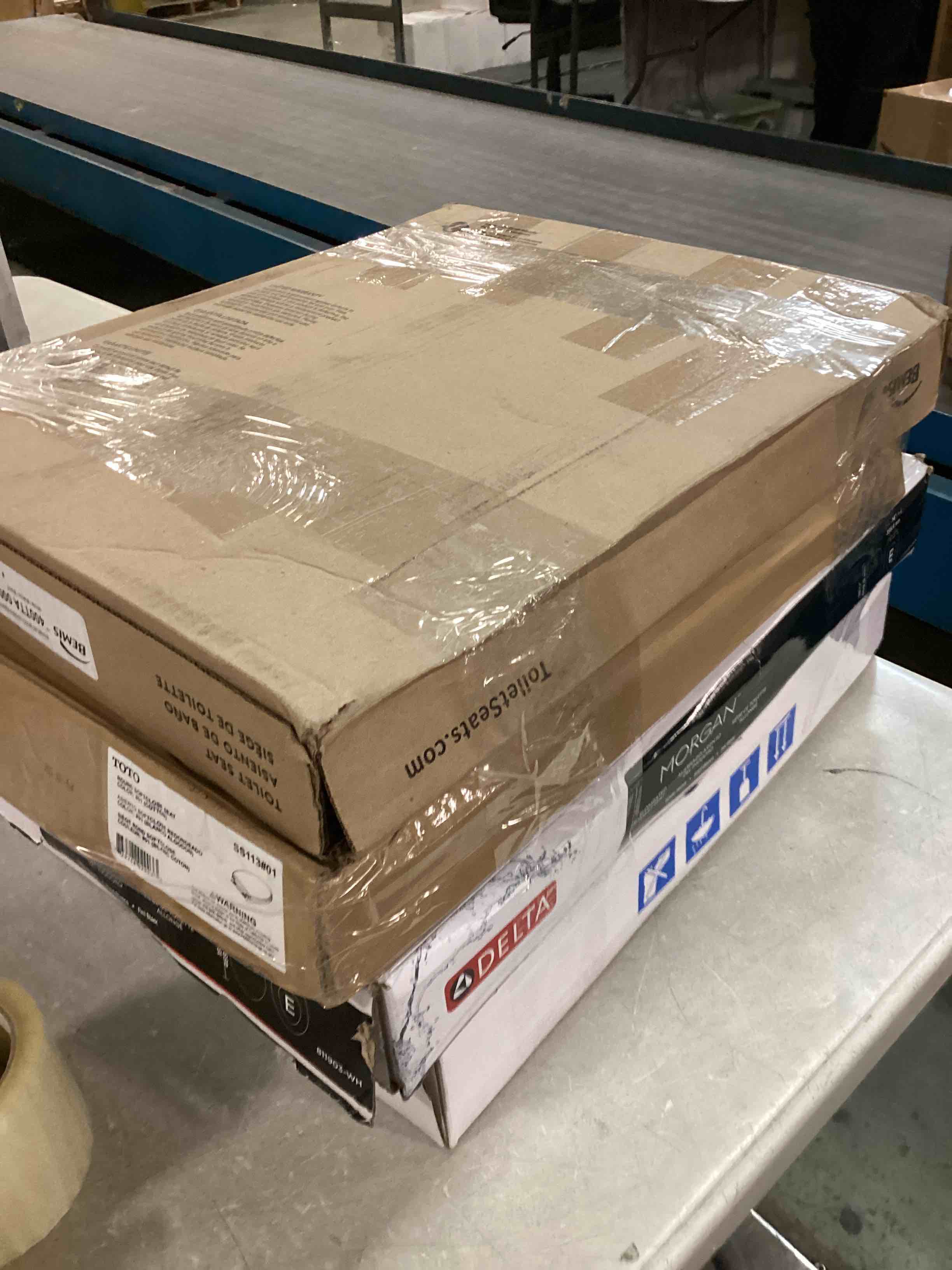 https://s3.amazonaws.com/lotting-images-prod/bidfta/RED6766053_1723003106711.jpeg