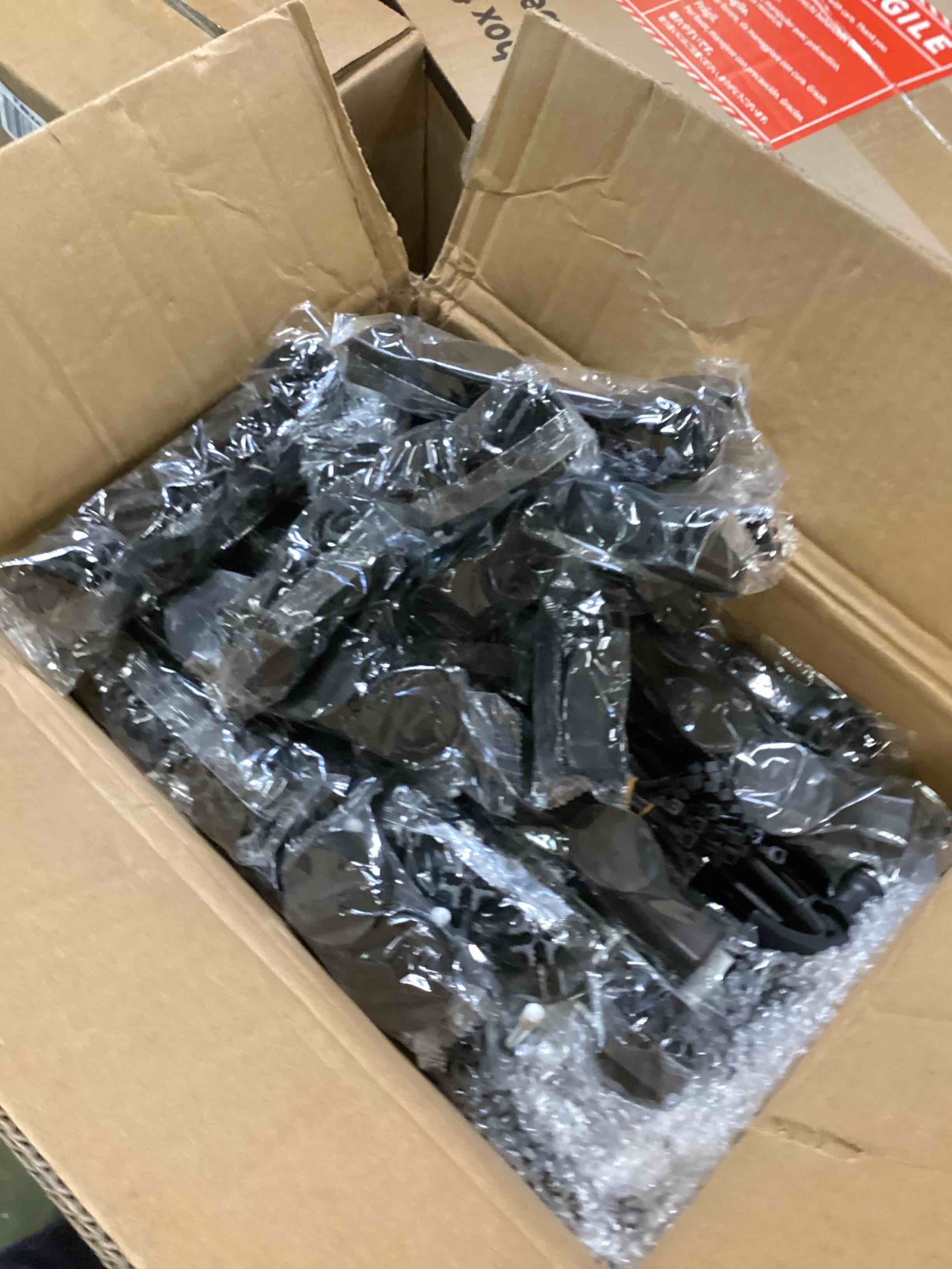 https://s3.amazonaws.com/lotting-images-prod/bidfta/RED6766764_1722961189555.jpeg
