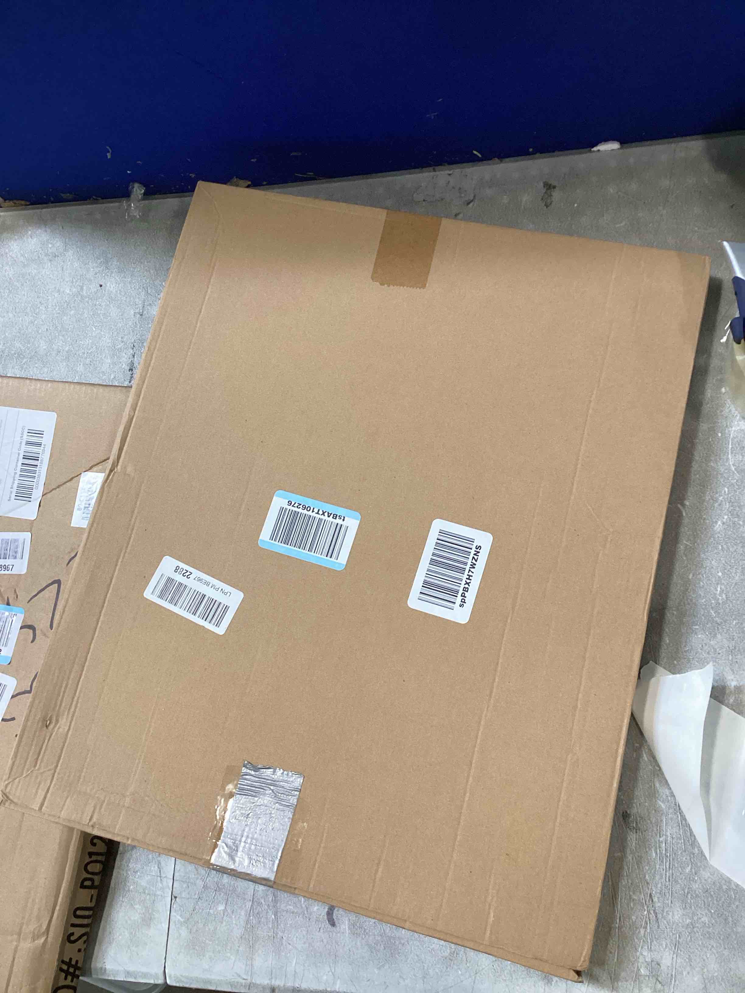 https://s3.amazonaws.com/lotting-images-prod/bidfta/RED6766824_1722969400843.jpeg