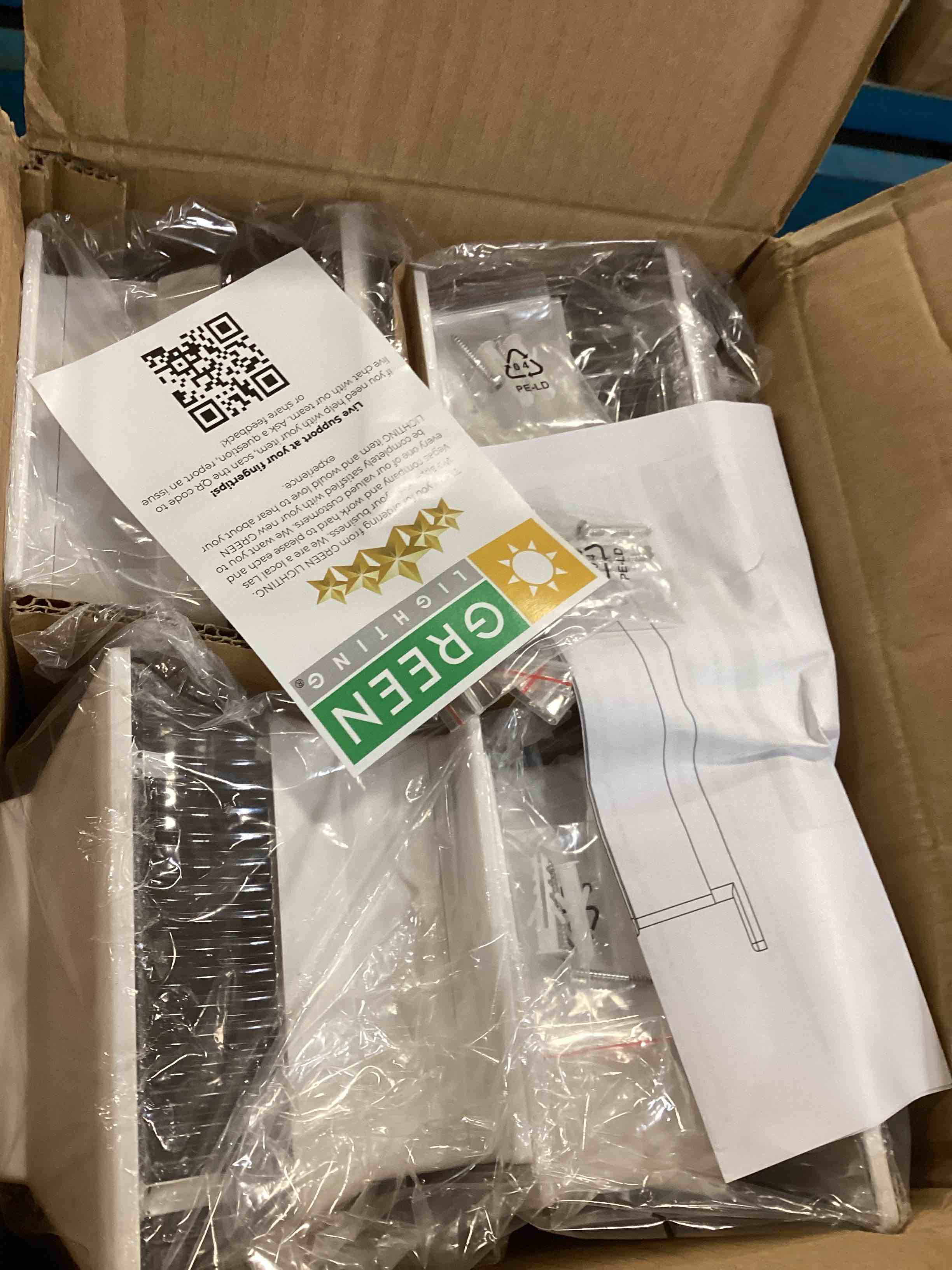 https://s3.amazonaws.com/lotting-images-prod/bidfta/RED6766957_1722442011079.jpeg