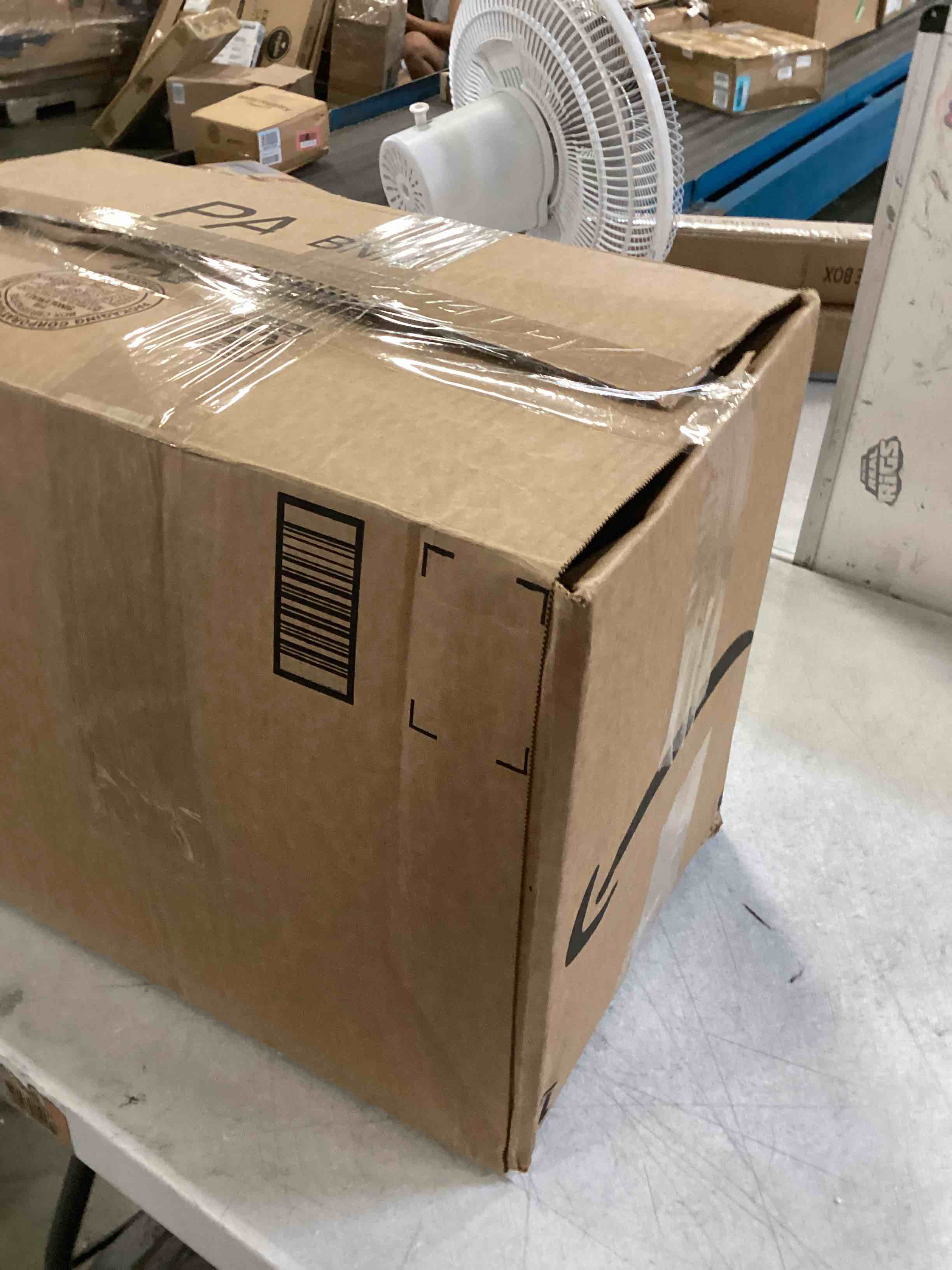 https://s3.amazonaws.com/lotting-images-prod/bidfta/RED6767034_1722451237165.jpeg