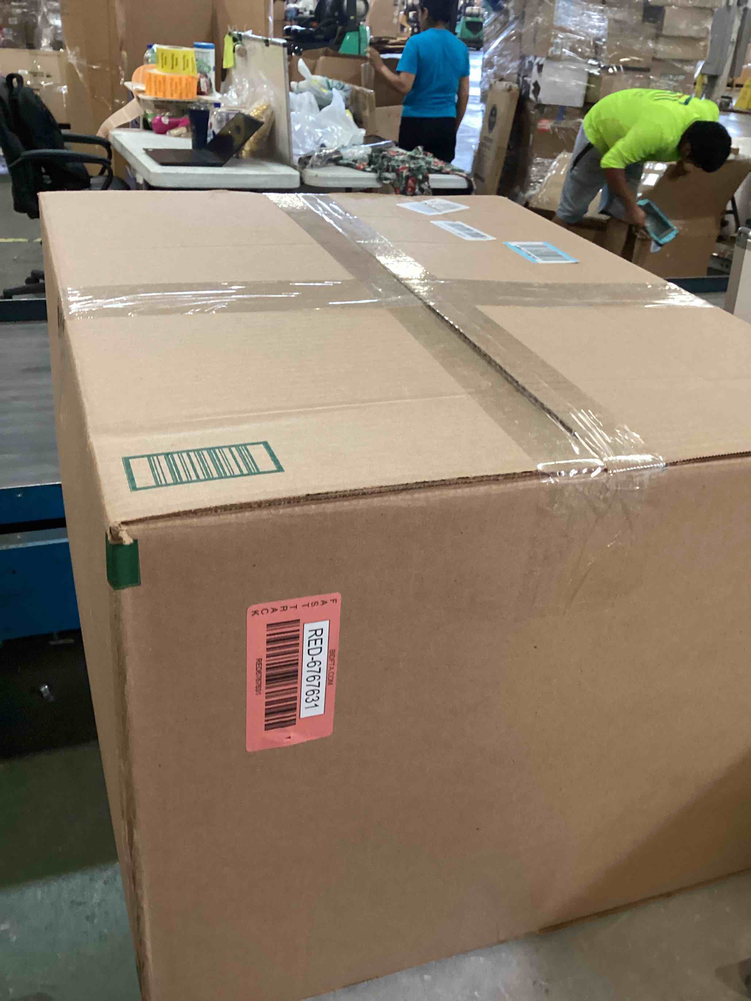 https://s3.amazonaws.com/lotting-images-prod/bidfta/RED6767631_1722961235127.jpeg