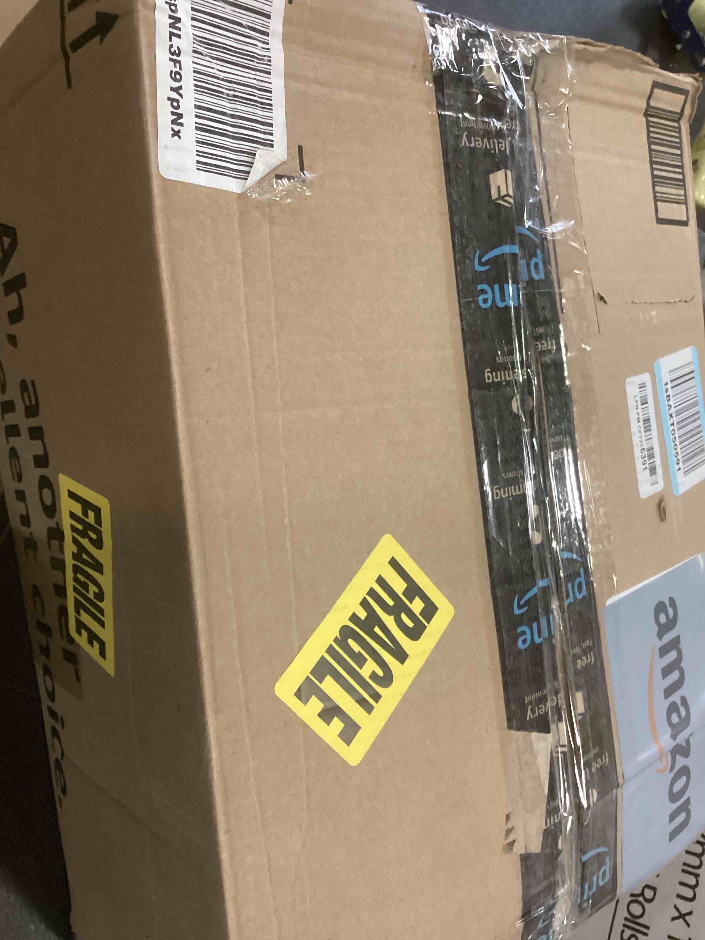 https://s3.amazonaws.com/lotting-images-prod/bidfta/RED6768707_1722871677446.jpeg
