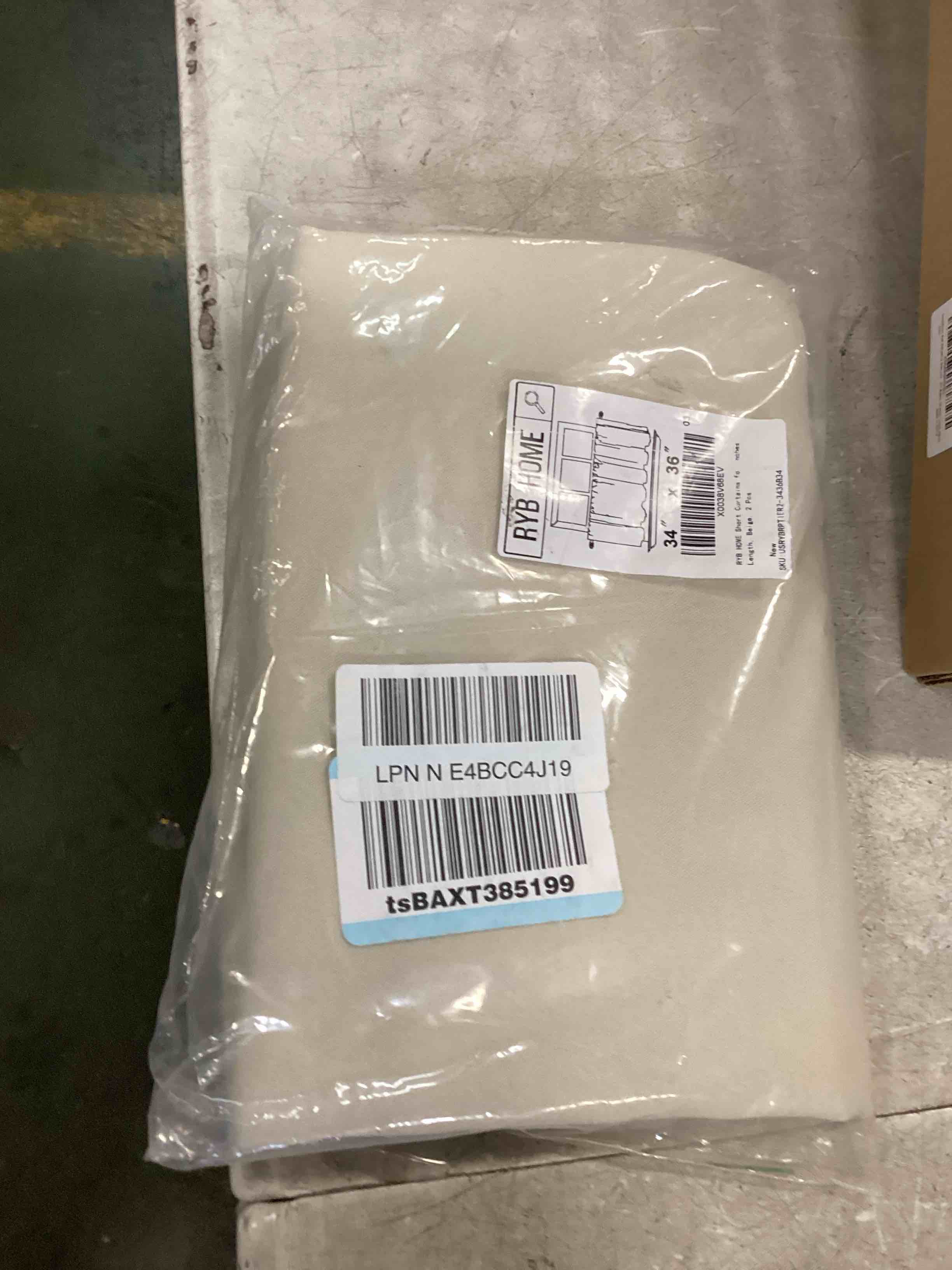 https://s3.amazonaws.com/lotting-images-prod/bidfta/RED6769567_1723137939240.jpeg