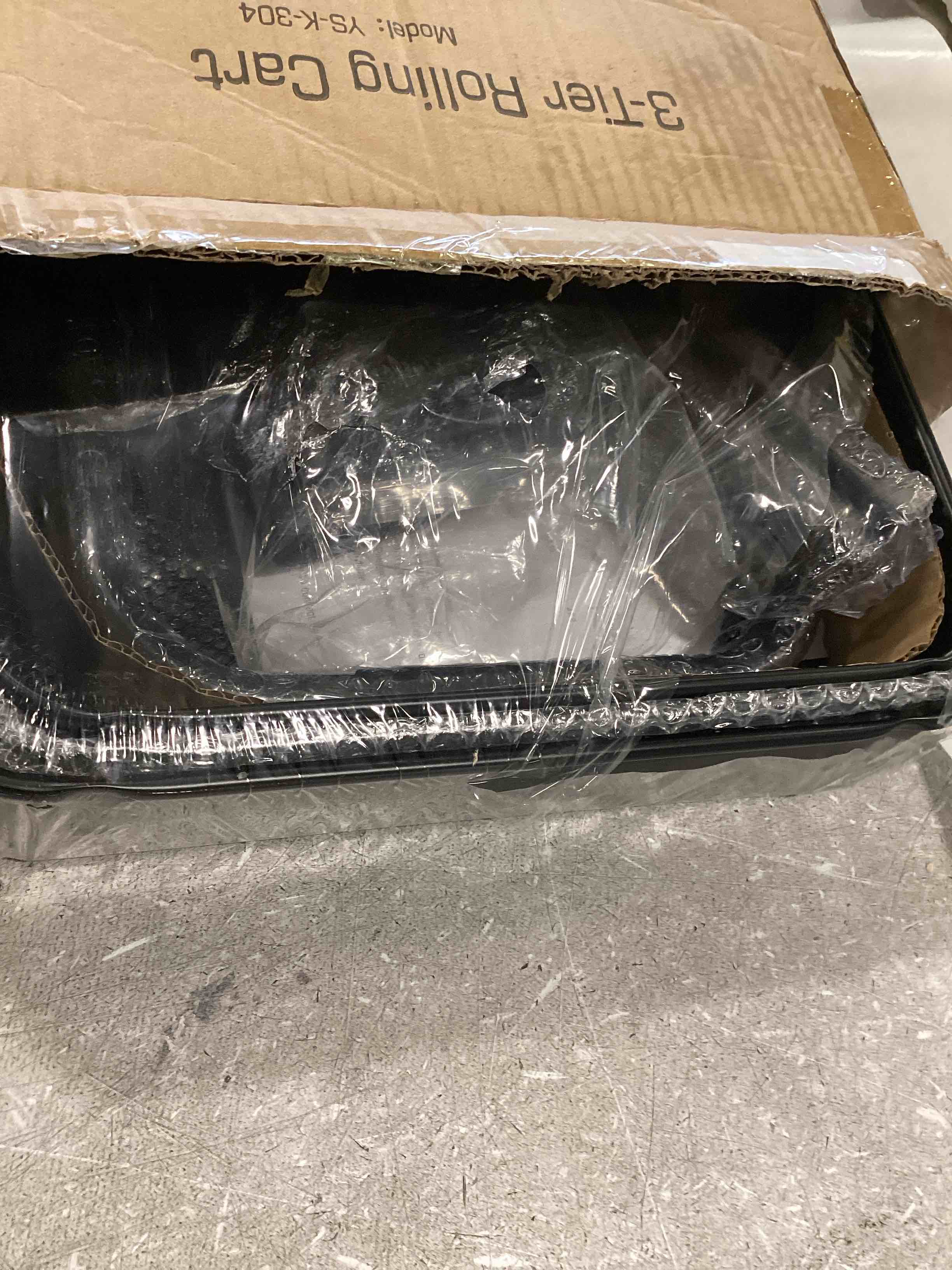 https://s3.amazonaws.com/lotting-images-prod/bidfta/RED6769840_1723220658547.jpeg
