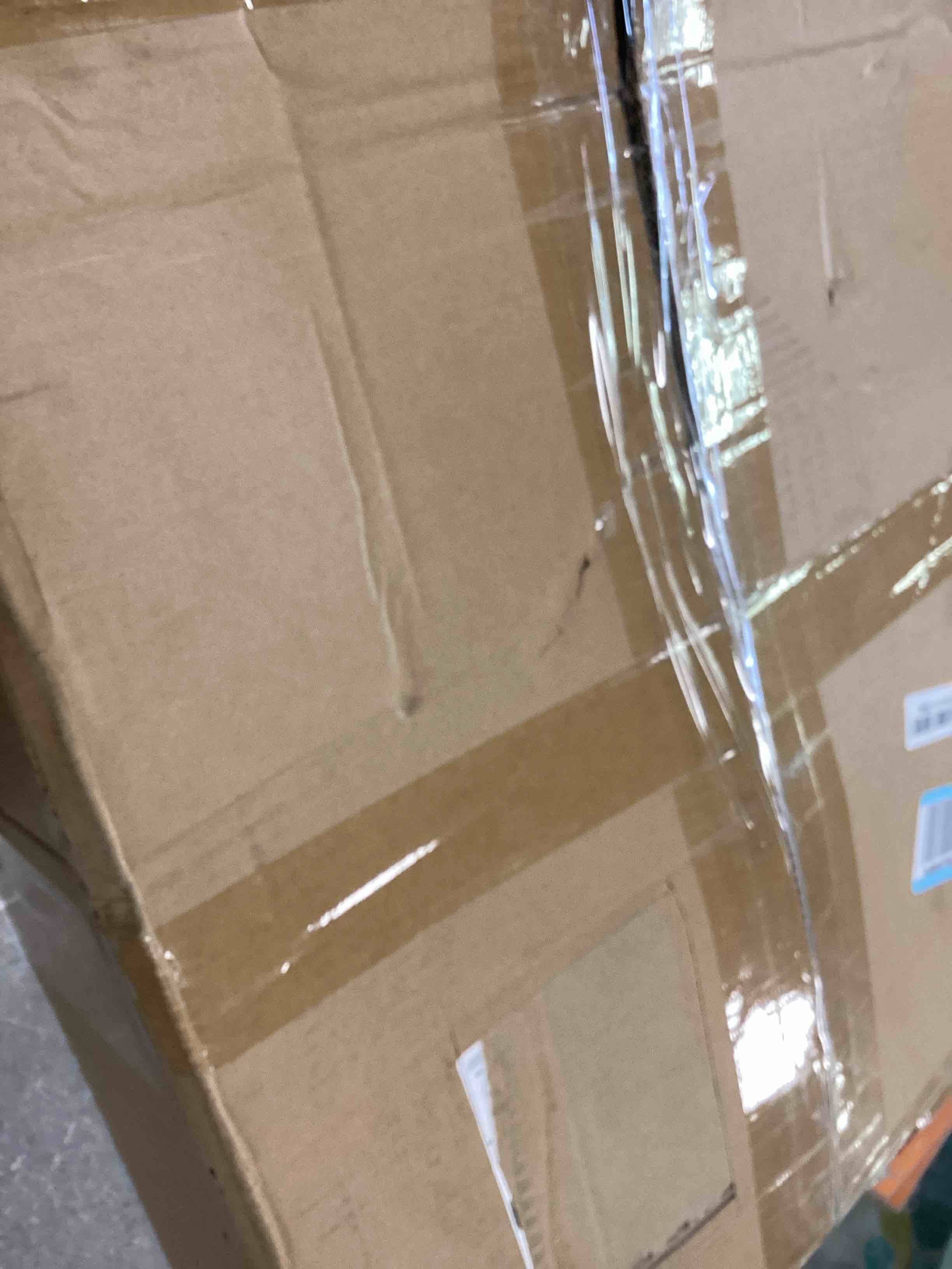 https://s3.amazonaws.com/lotting-images-prod/bidfta/RED6769881_1723228094552.jpeg