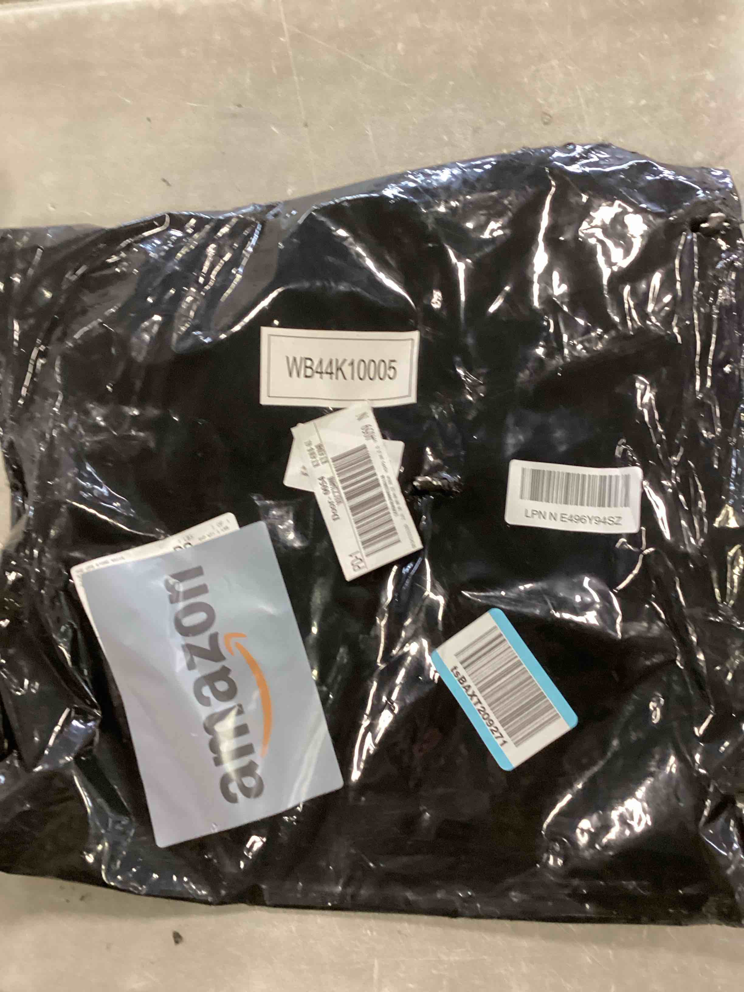 https://s3.amazonaws.com/lotting-images-prod/bidfta/RED6770482_1722620389586.jpeg
