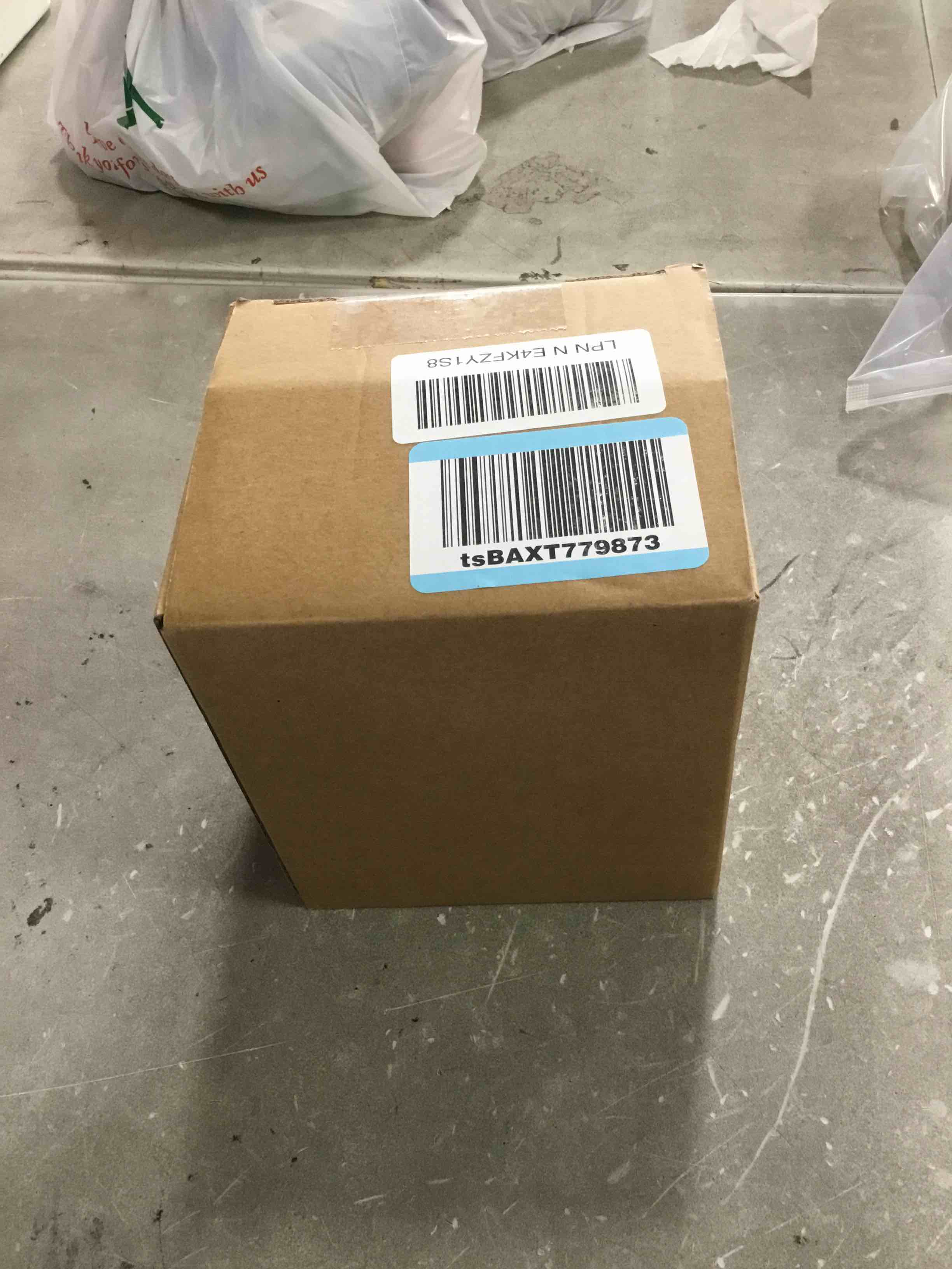 https://s3.amazonaws.com/lotting-images-prod/bidfta/RED6770554_1722859685026.jpeg