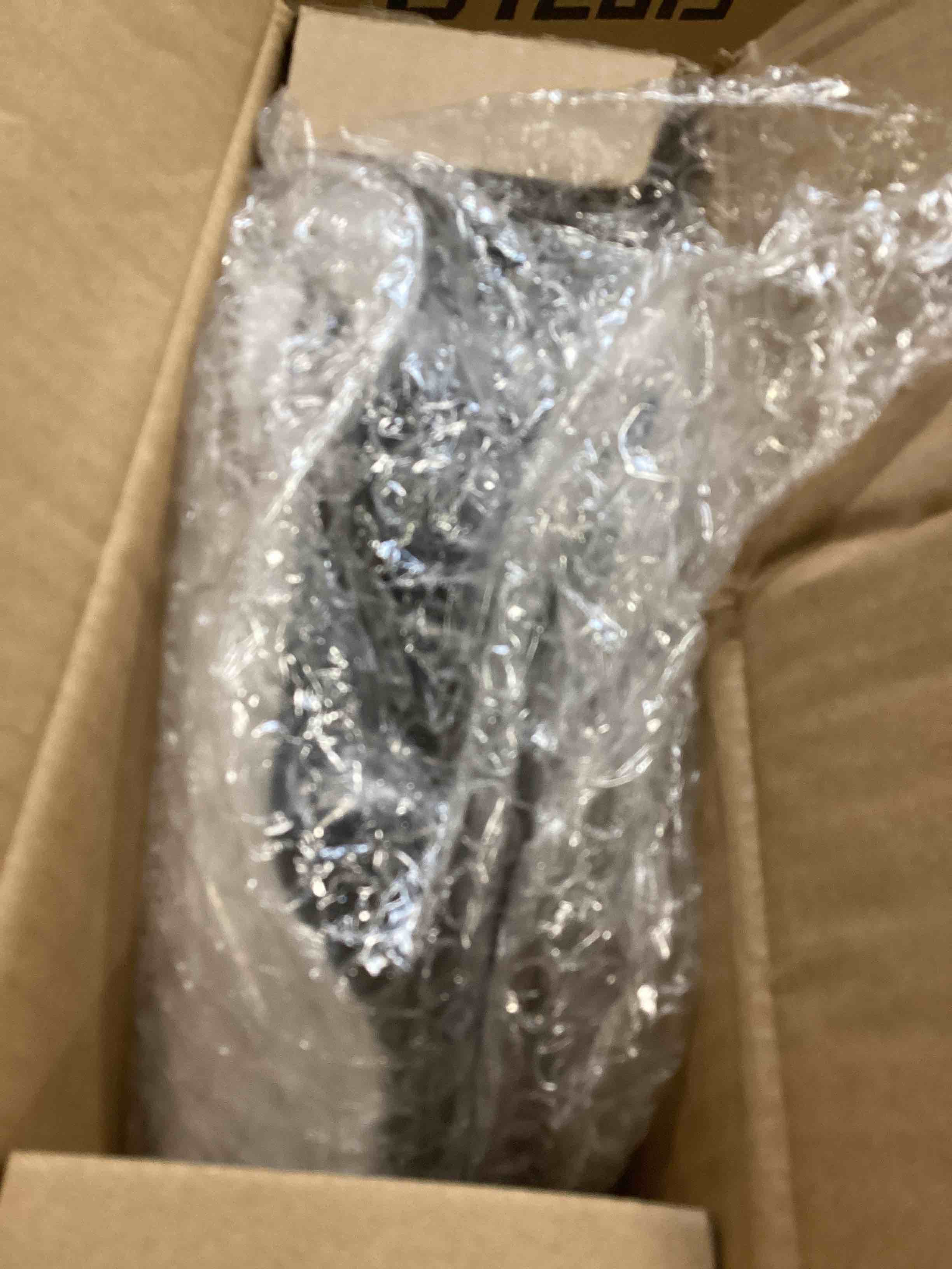 https://s3.amazonaws.com/lotting-images-prod/bidfta/RED6772266_1722438494502.jpeg