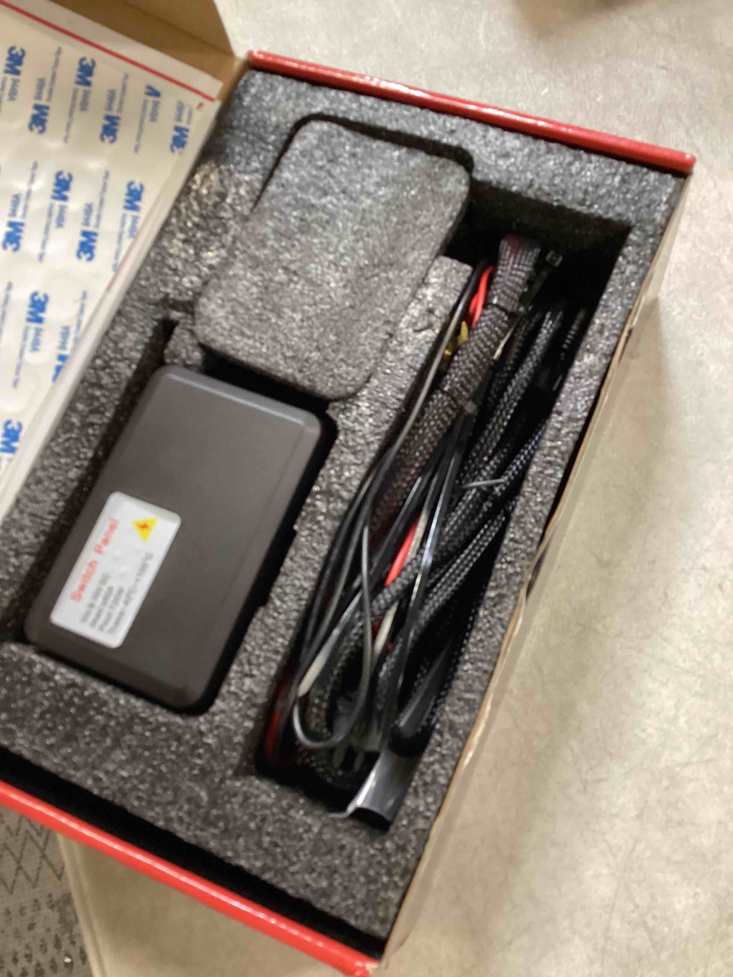 https://s3.amazonaws.com/lotting-images-prod/bidfta/RED6772402_1722453235019.jpeg