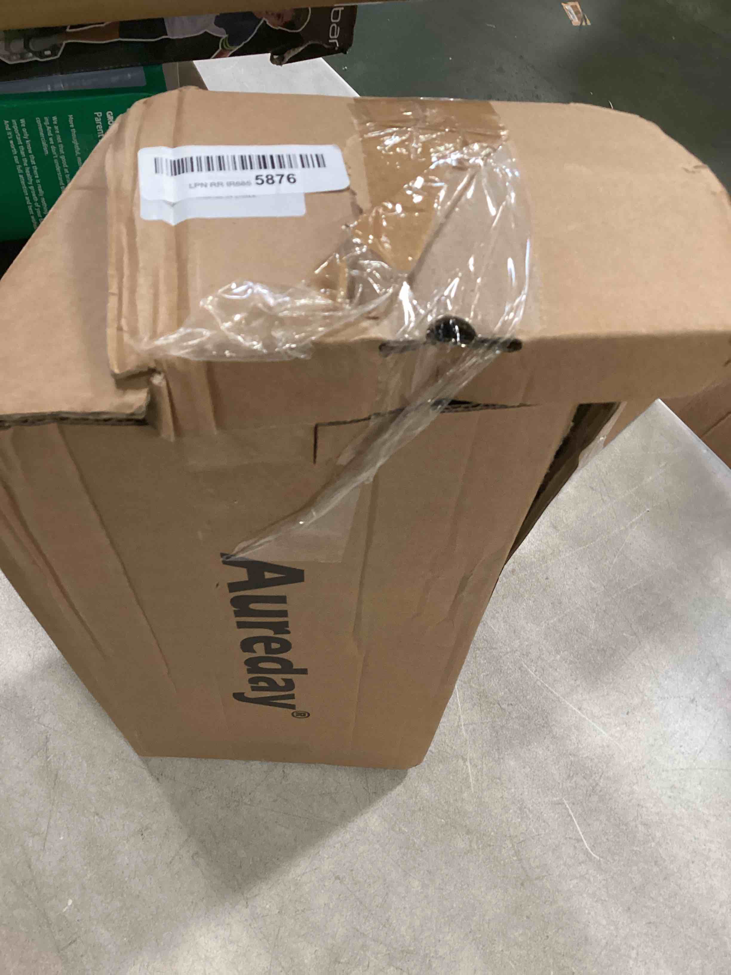 https://s3.amazonaws.com/lotting-images-prod/bidfta/RED6772797_1722516931844.jpeg