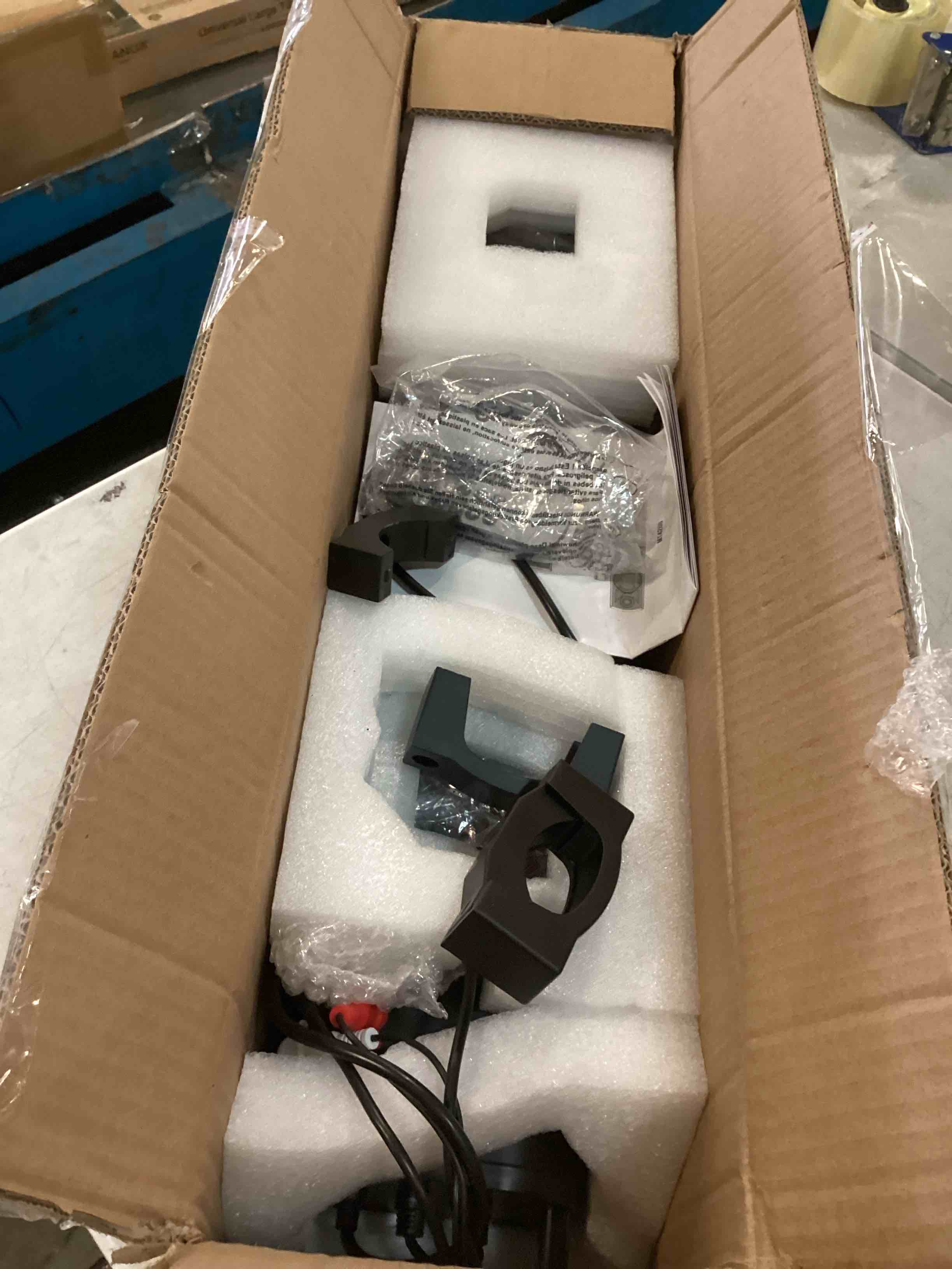 https://s3.amazonaws.com/lotting-images-prod/bidfta/RED6773019_1722874416114.jpeg