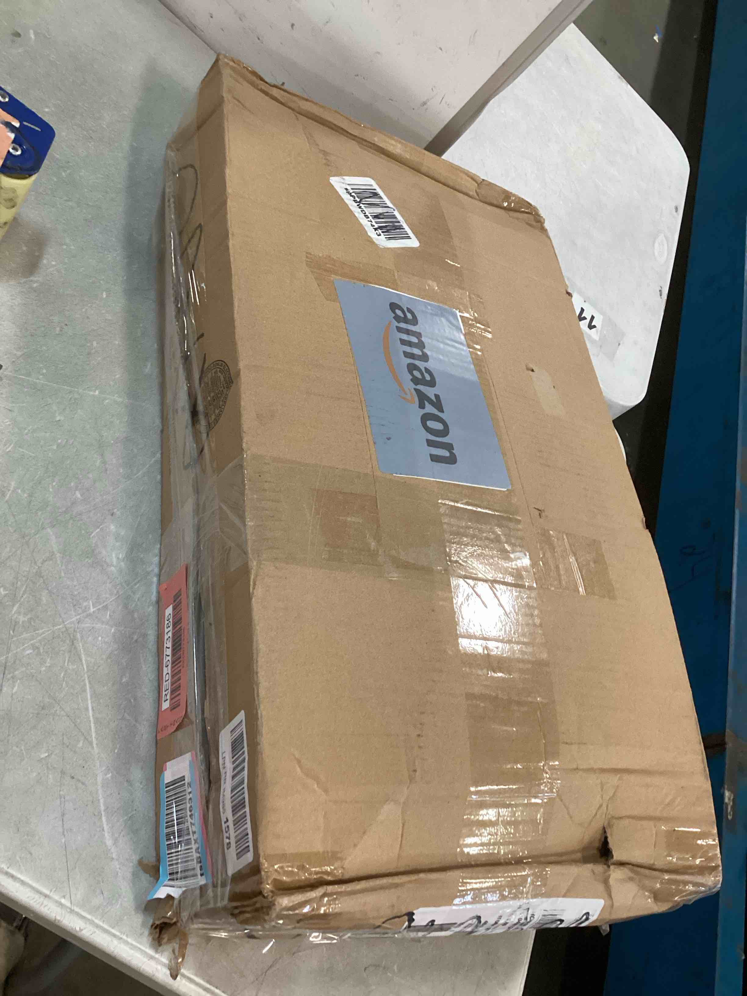 https://s3.amazonaws.com/lotting-images-prod/bidfta/RED6773186_1722947679650.jpeg