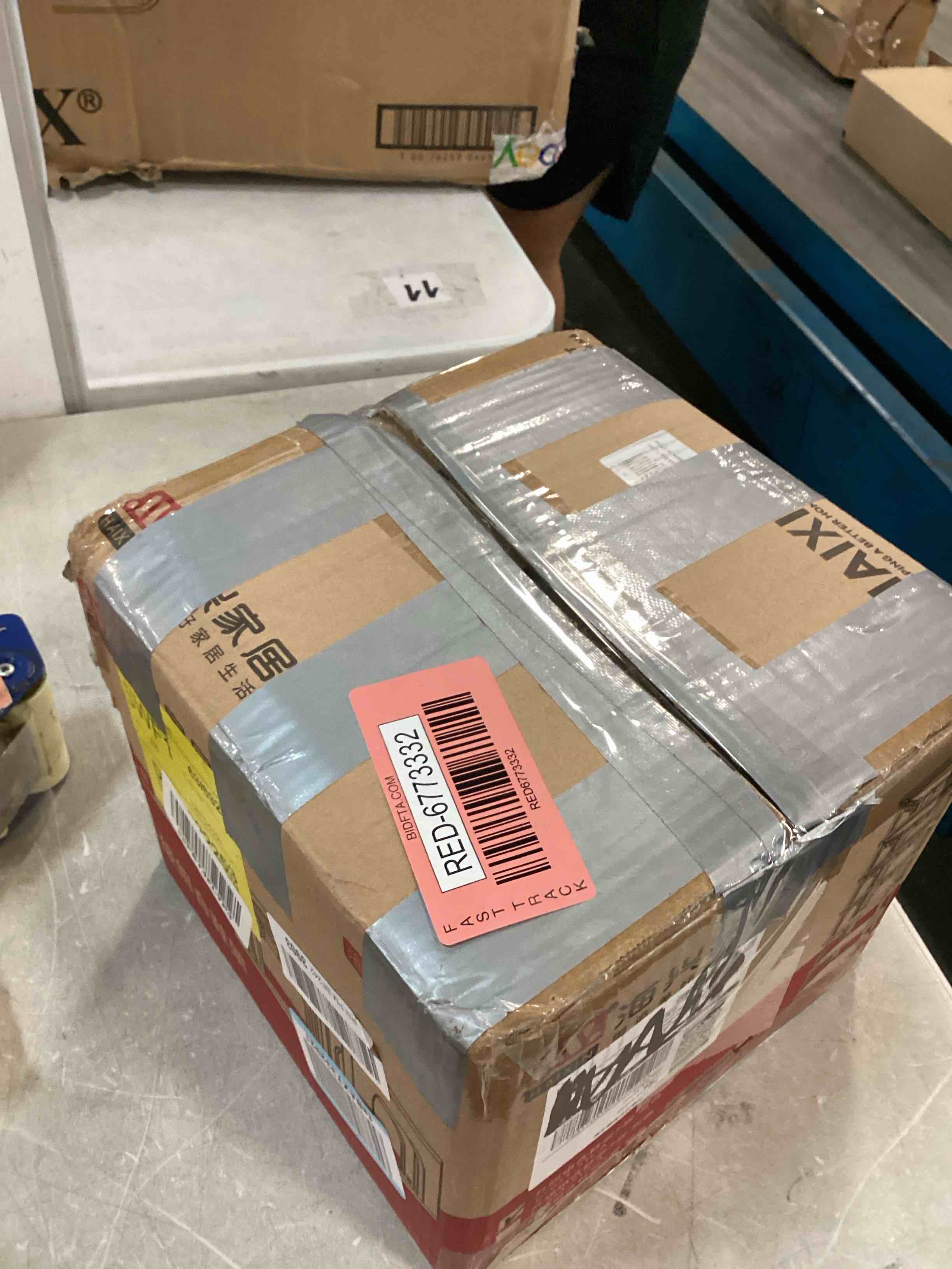 https://s3.amazonaws.com/lotting-images-prod/bidfta/RED6773332_1722966379795.jpeg