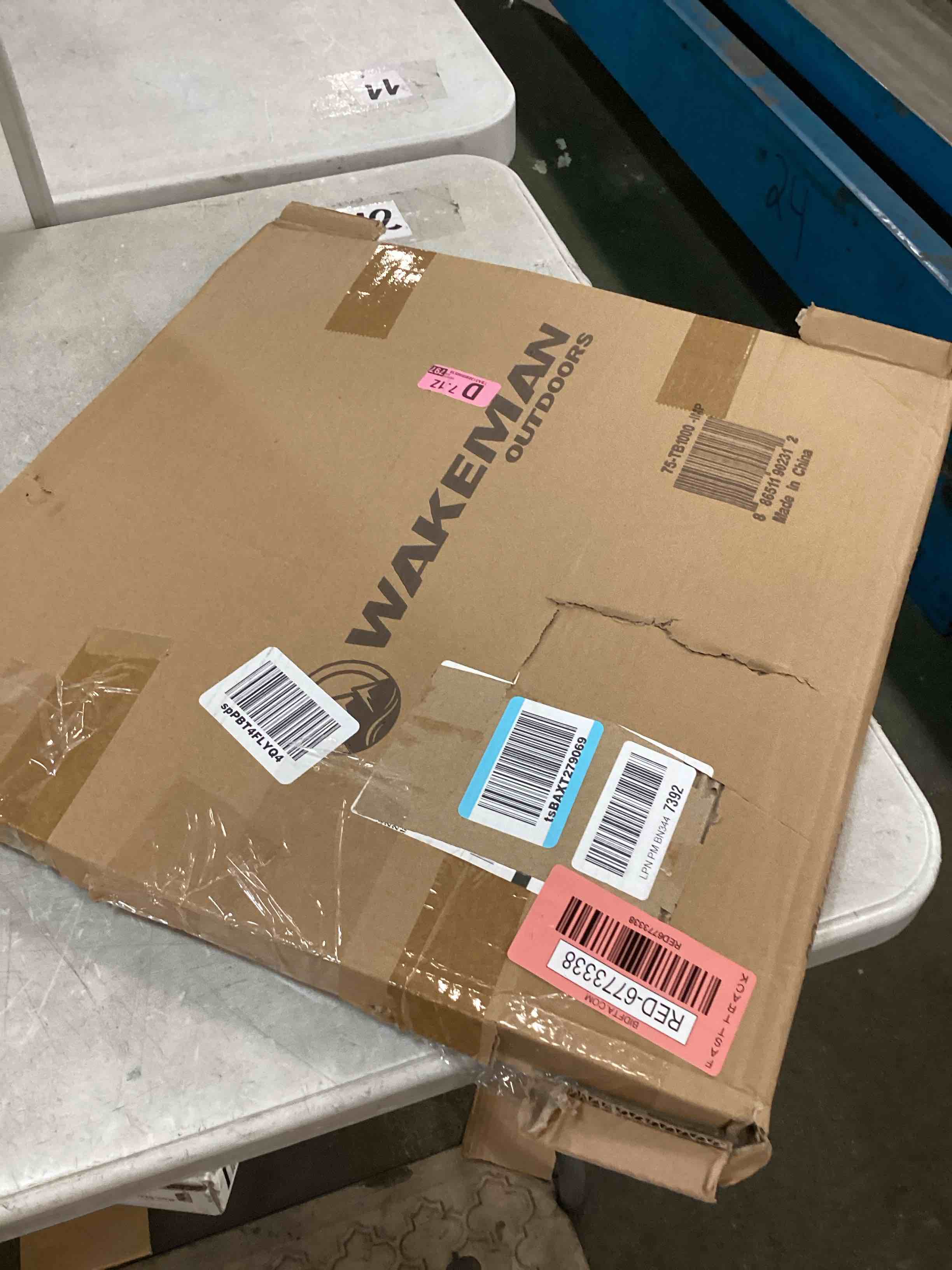 https://s3.amazonaws.com/lotting-images-prod/bidfta/RED6773338_1722966919903.jpeg