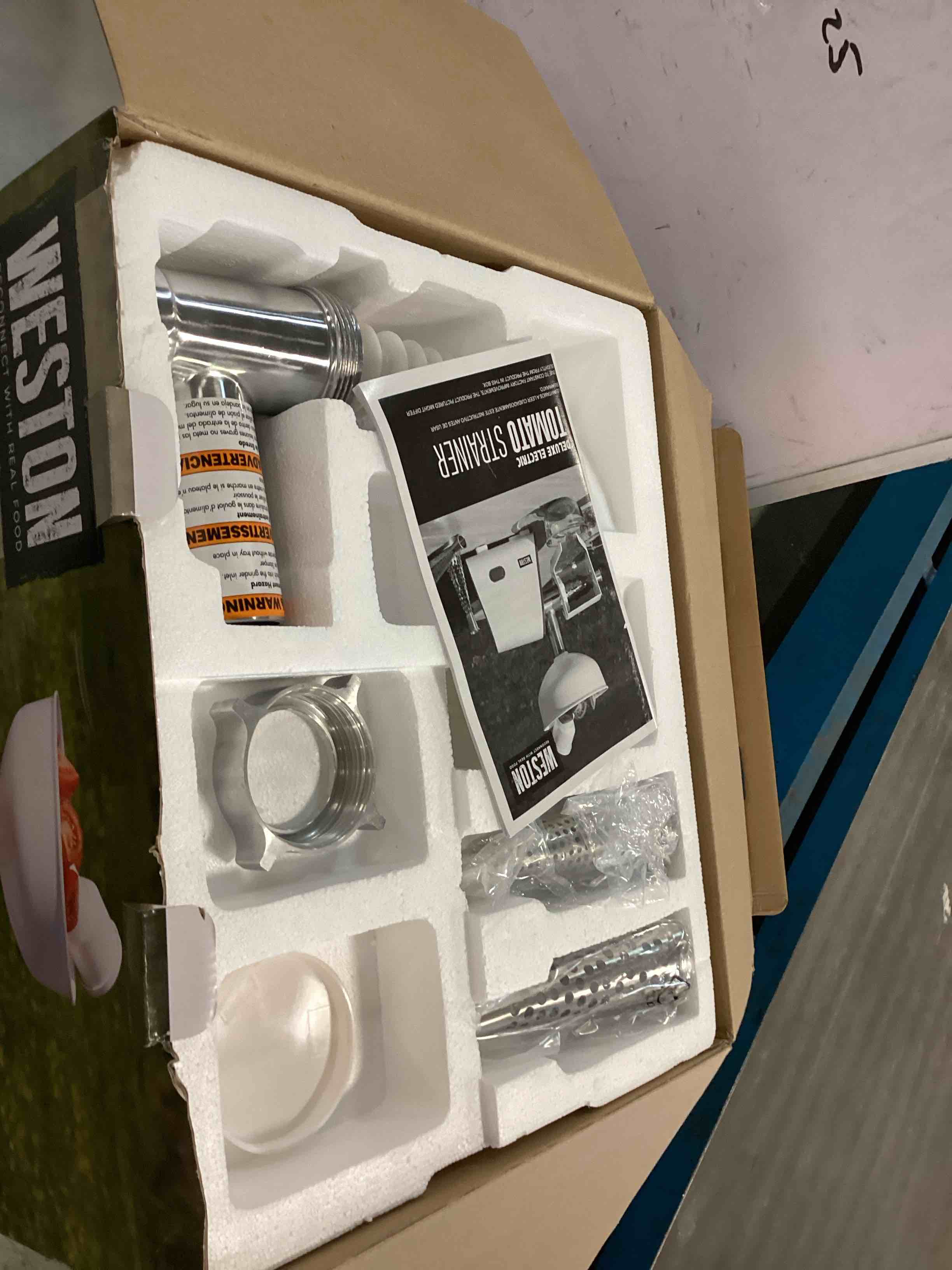 https://s3.amazonaws.com/lotting-images-prod/bidfta/RED6773704_1723129636026.jpeg