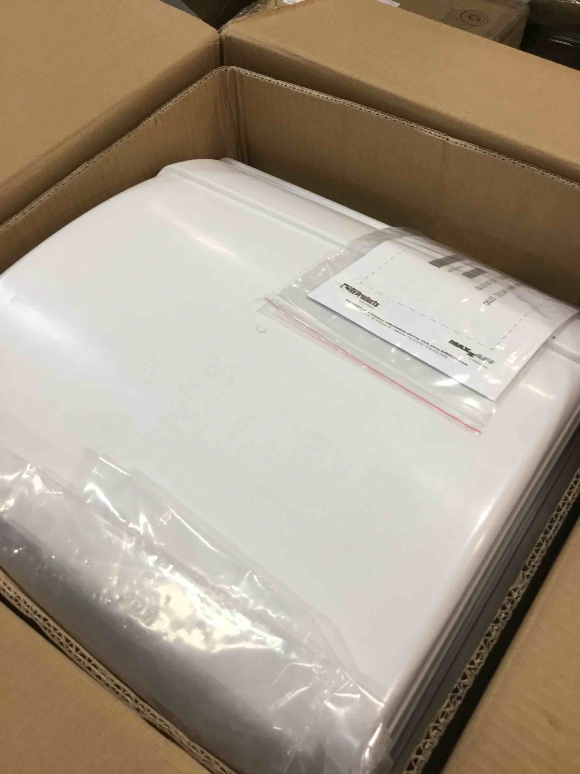 https://s3.amazonaws.com/lotting-images-prod/bidfta/RED6774927_1722397434486.jpeg