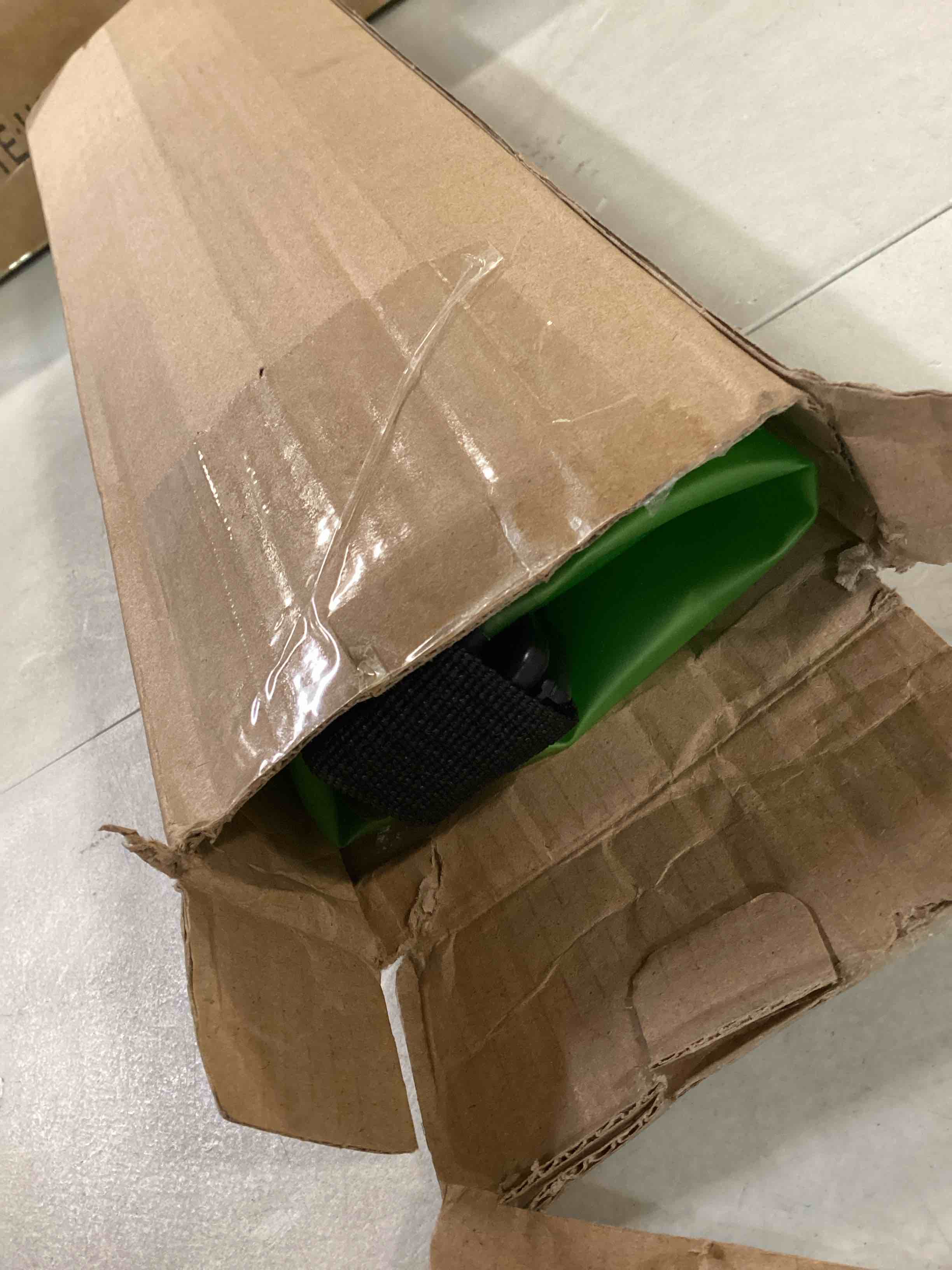 https://s3.amazonaws.com/lotting-images-prod/bidfta/RED6776160_1722950086078.jpeg