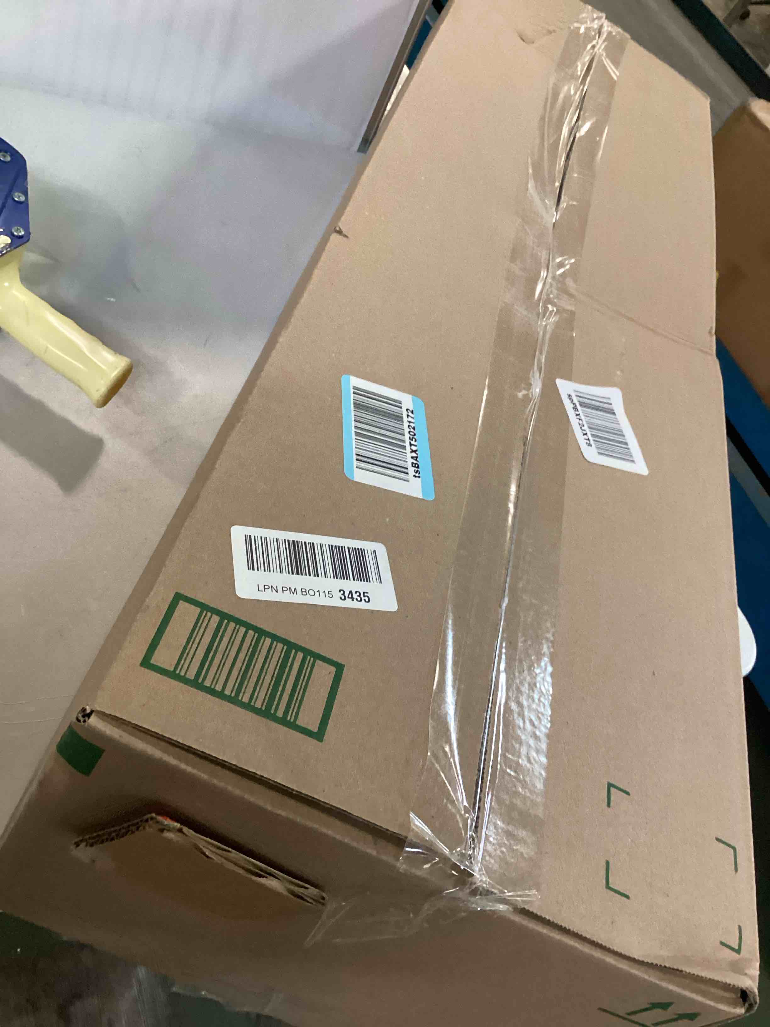 https://s3.amazonaws.com/lotting-images-prod/bidfta/RED6776246_1722961458377.jpeg