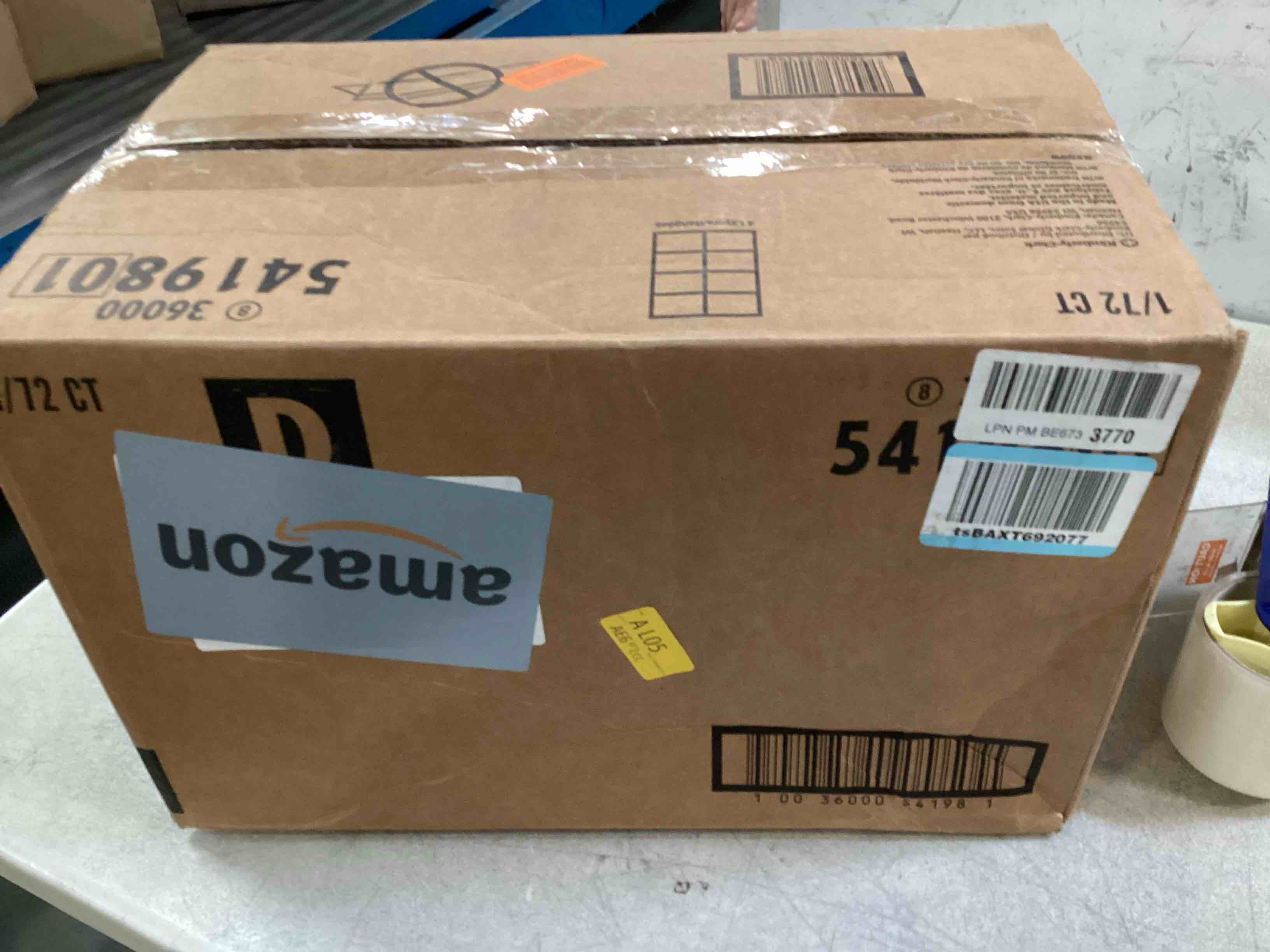 https://s3.amazonaws.com/lotting-images-prod/bidfta/RED6776391_1723041882467.jpeg