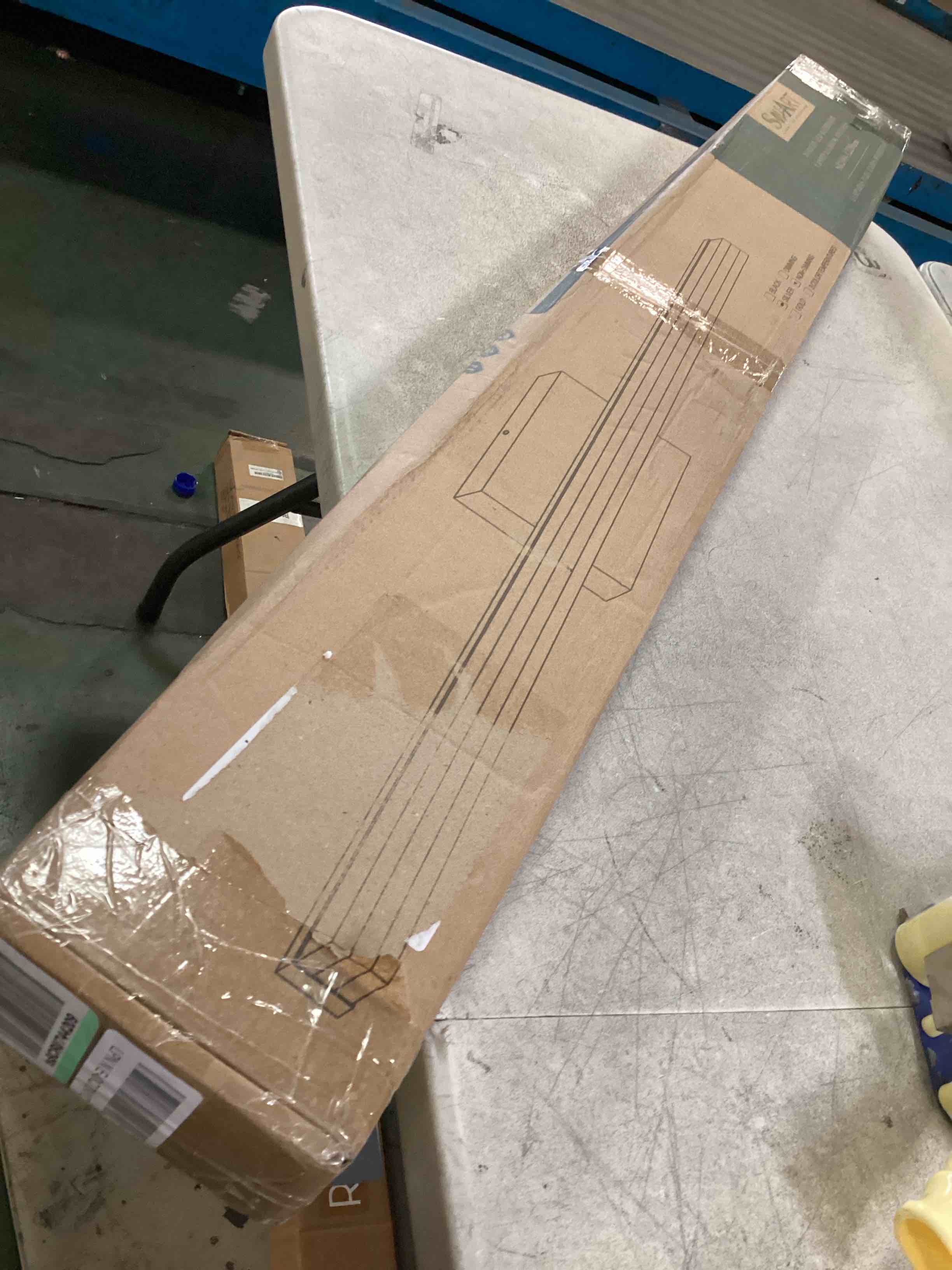 https://s3.amazonaws.com/lotting-images-prod/bidfta/RED6776452_1723056645409.jpeg