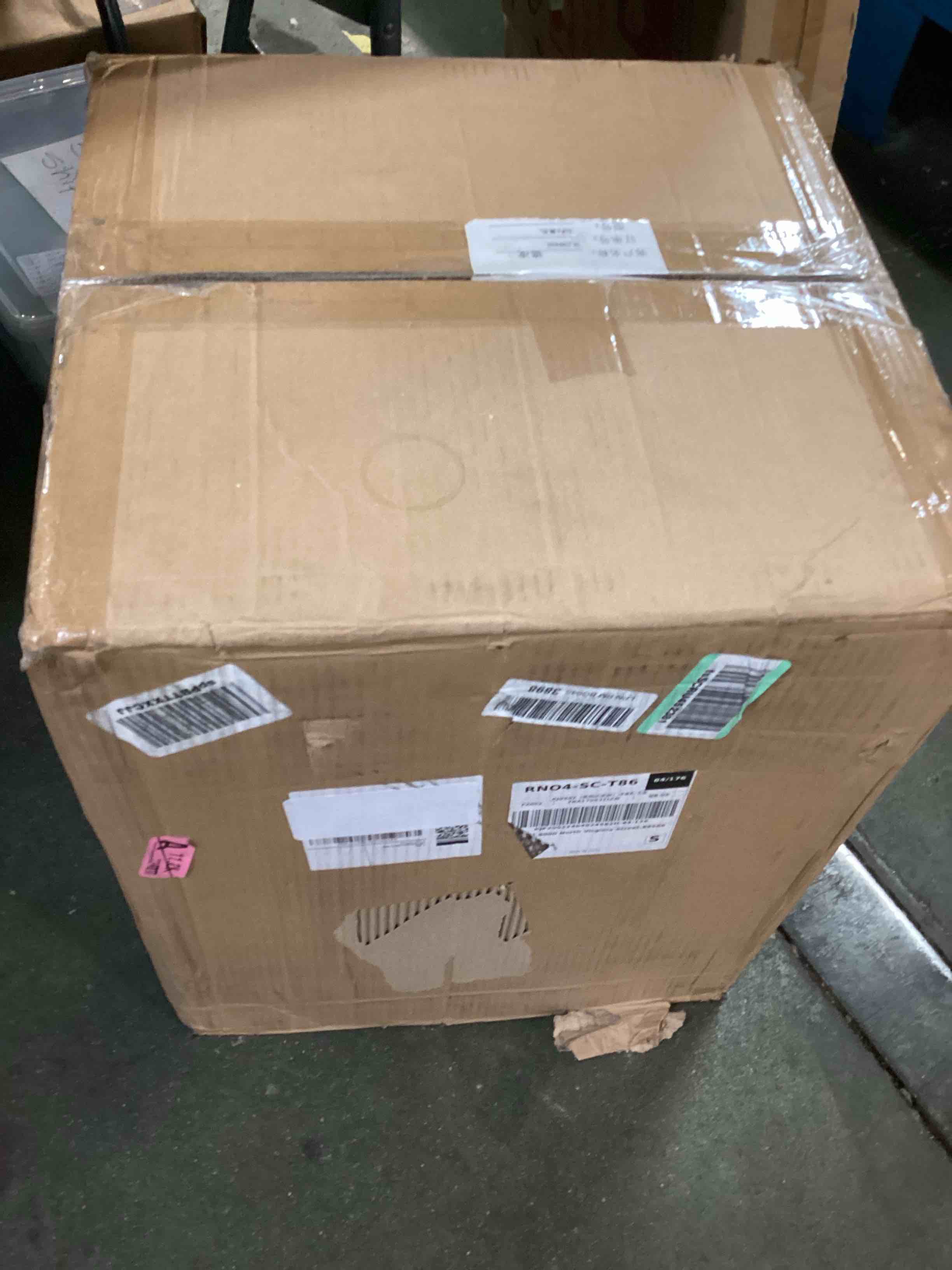 https://s3.amazonaws.com/lotting-images-prod/bidfta/RED6776559_1723129434249.jpeg