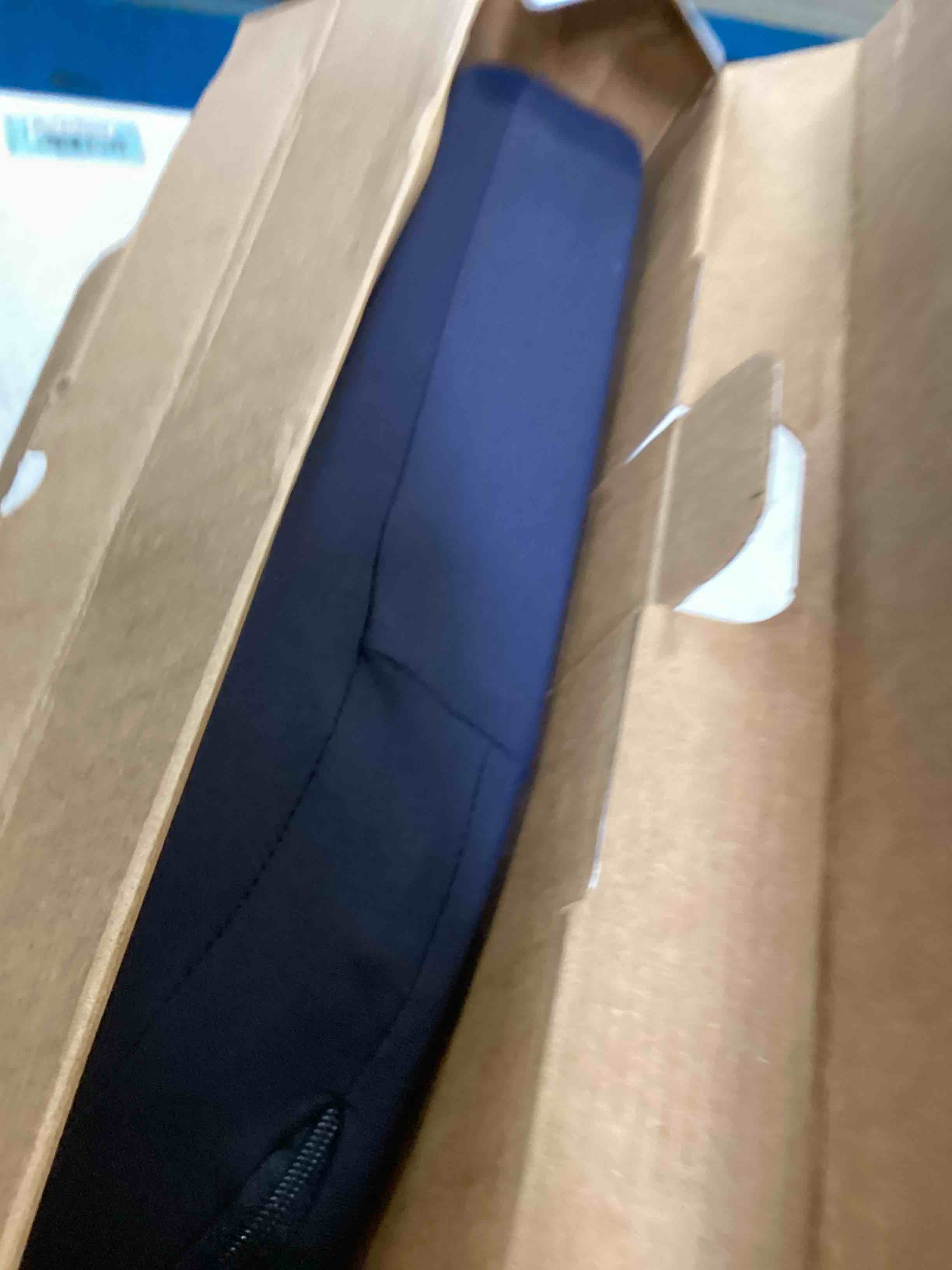 https://s3.amazonaws.com/lotting-images-prod/bidfta/RED6776803_1723218447472.jpeg