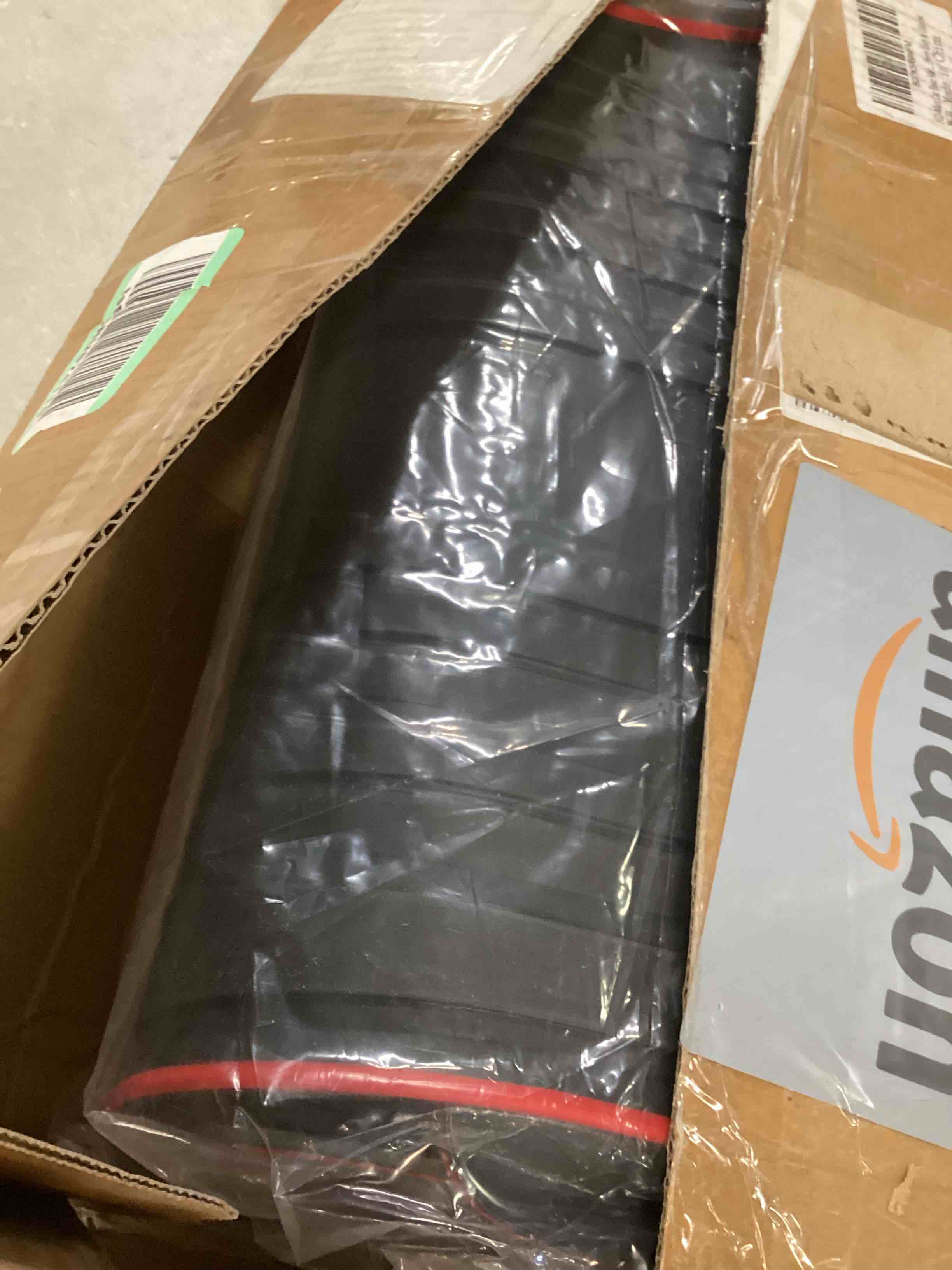 https://s3.amazonaws.com/lotting-images-prod/bidfta/RED6776974_1723469971645.jpeg