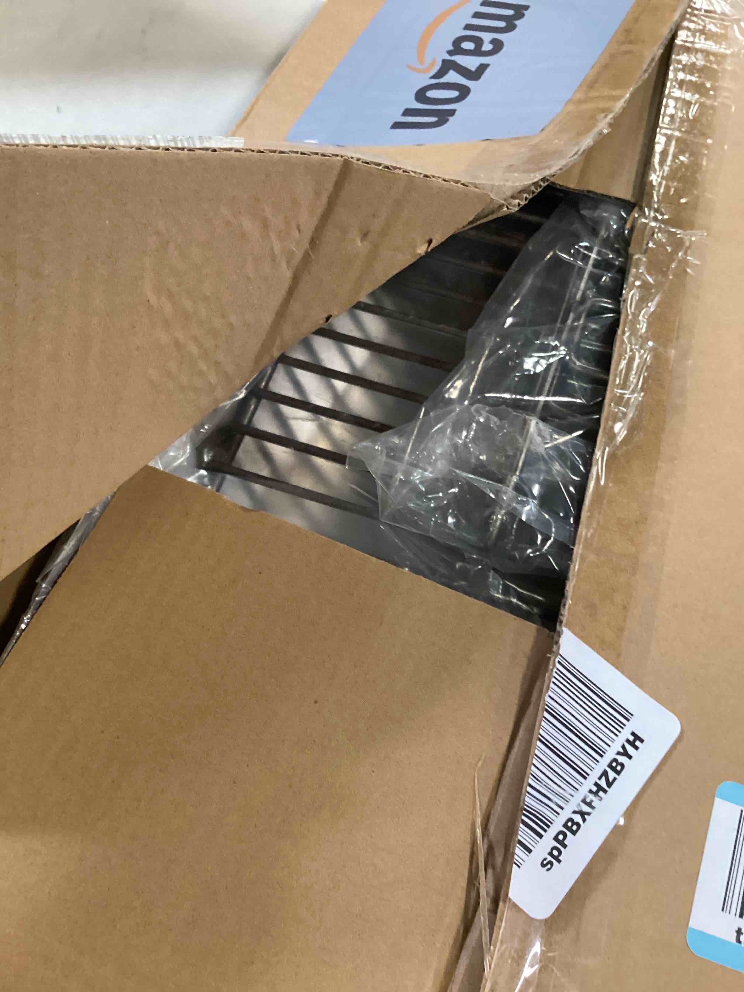 https://s3.amazonaws.com/lotting-images-prod/bidfta/RED6777089_1723487422669.jpeg