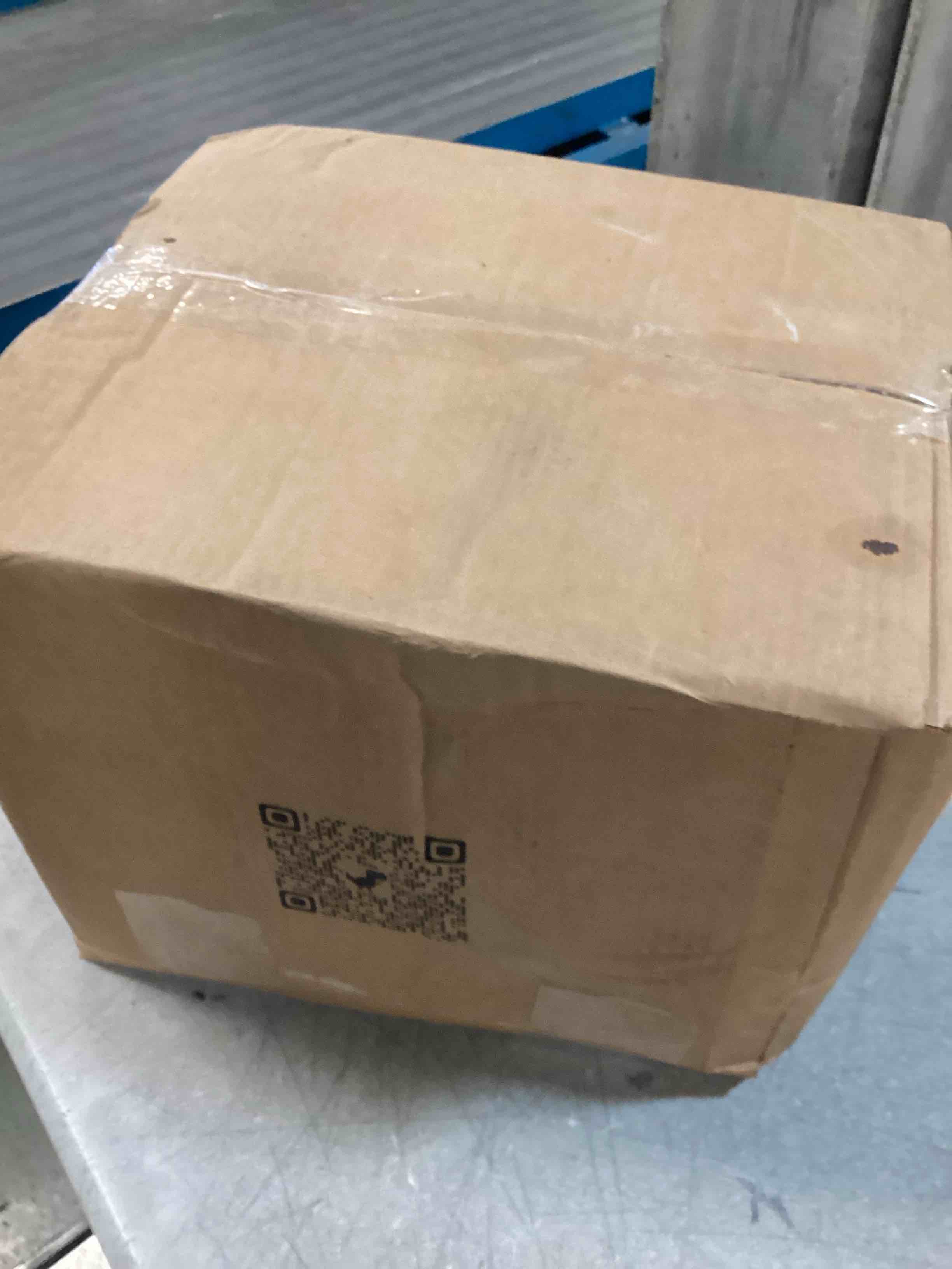 https://s3.amazonaws.com/lotting-images-prod/bidfta/RED6777194_1723557079542.jpeg