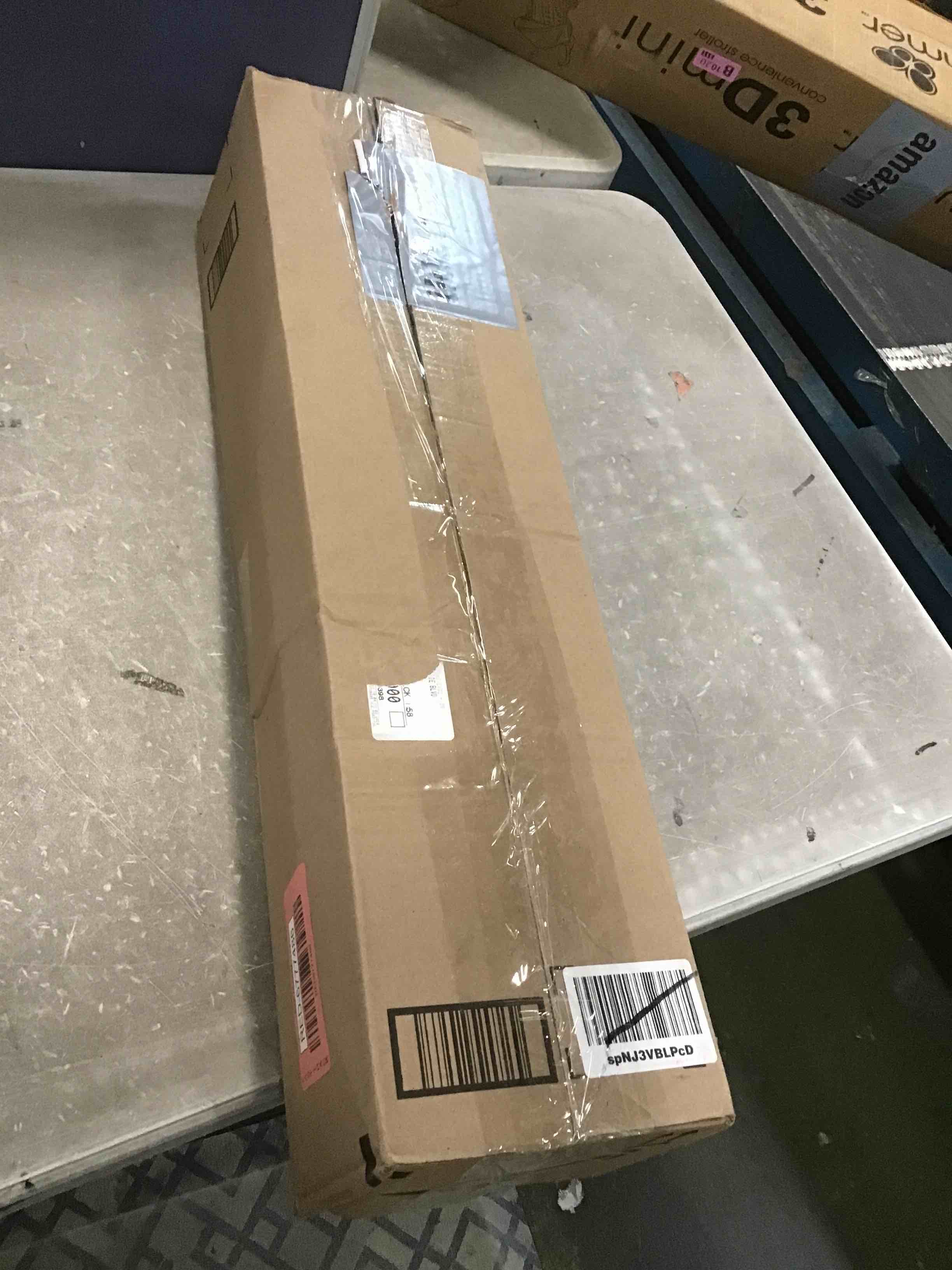 https://s3.amazonaws.com/lotting-images-prod/bidfta/RED6777486_1721929826835.jpeg