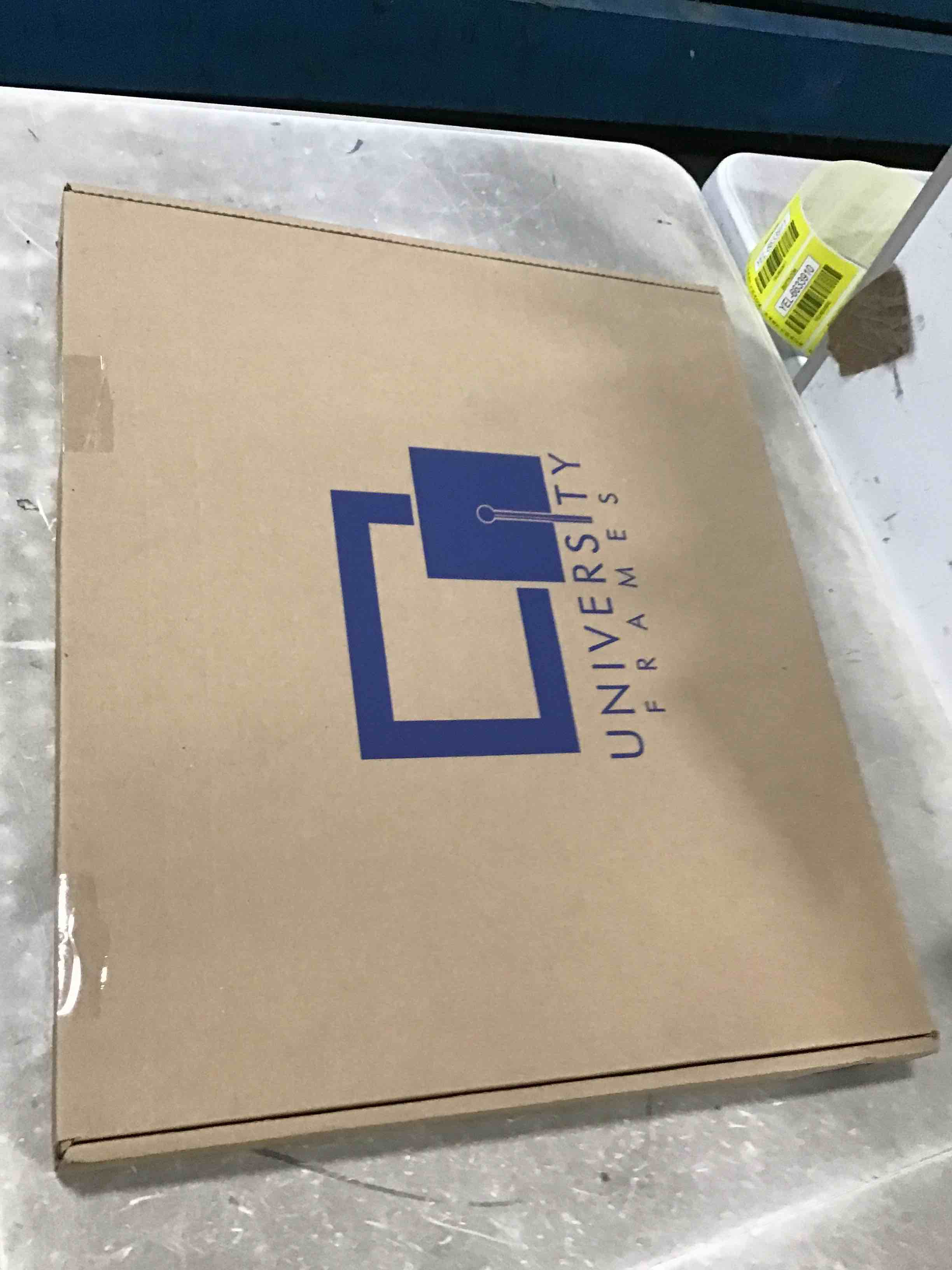 https://s3.amazonaws.com/lotting-images-prod/bidfta/RED6777692_1722009849343.jpeg