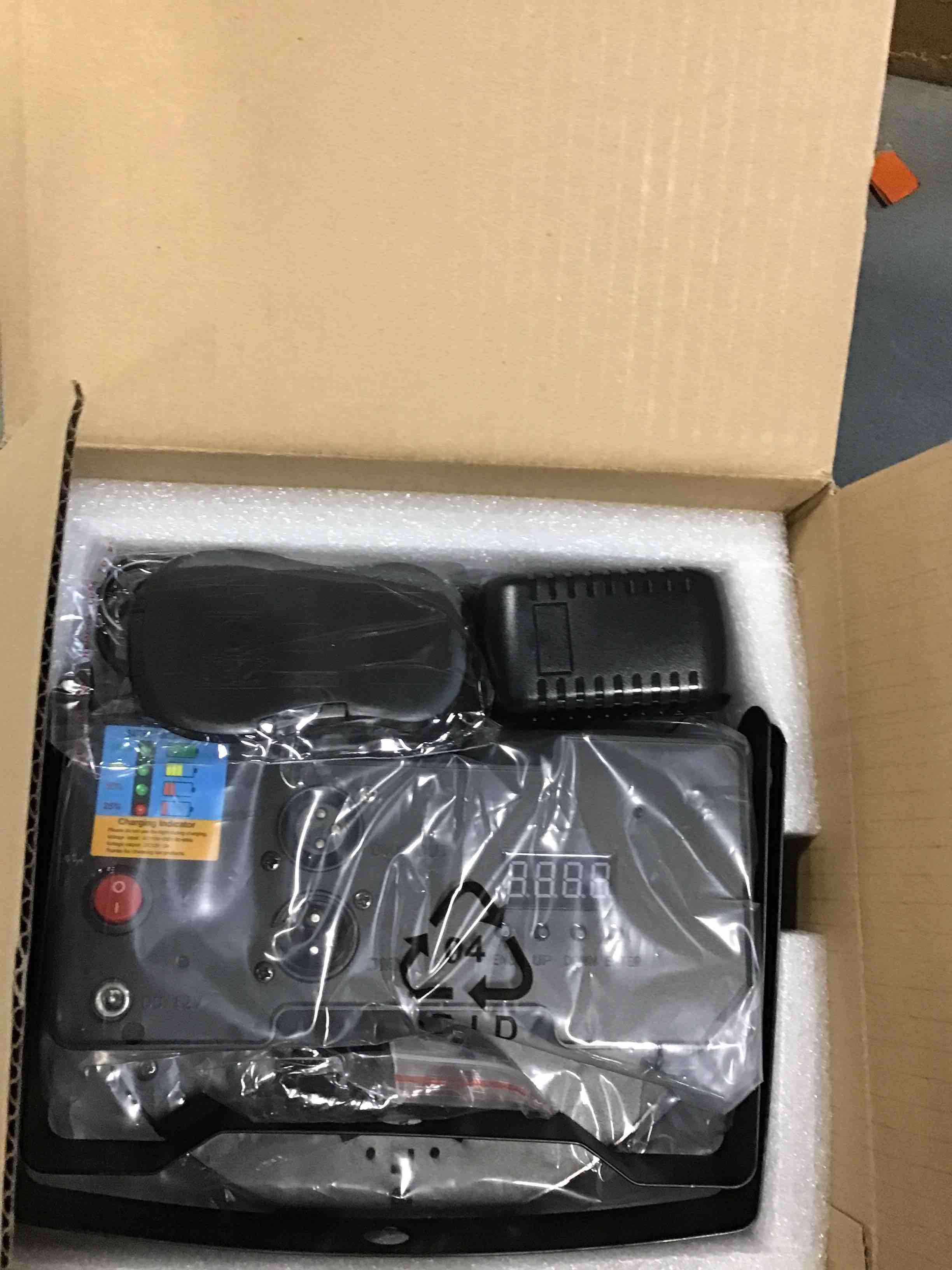 https://s3.amazonaws.com/lotting-images-prod/bidfta/RED6777901_1722260970520.jpeg