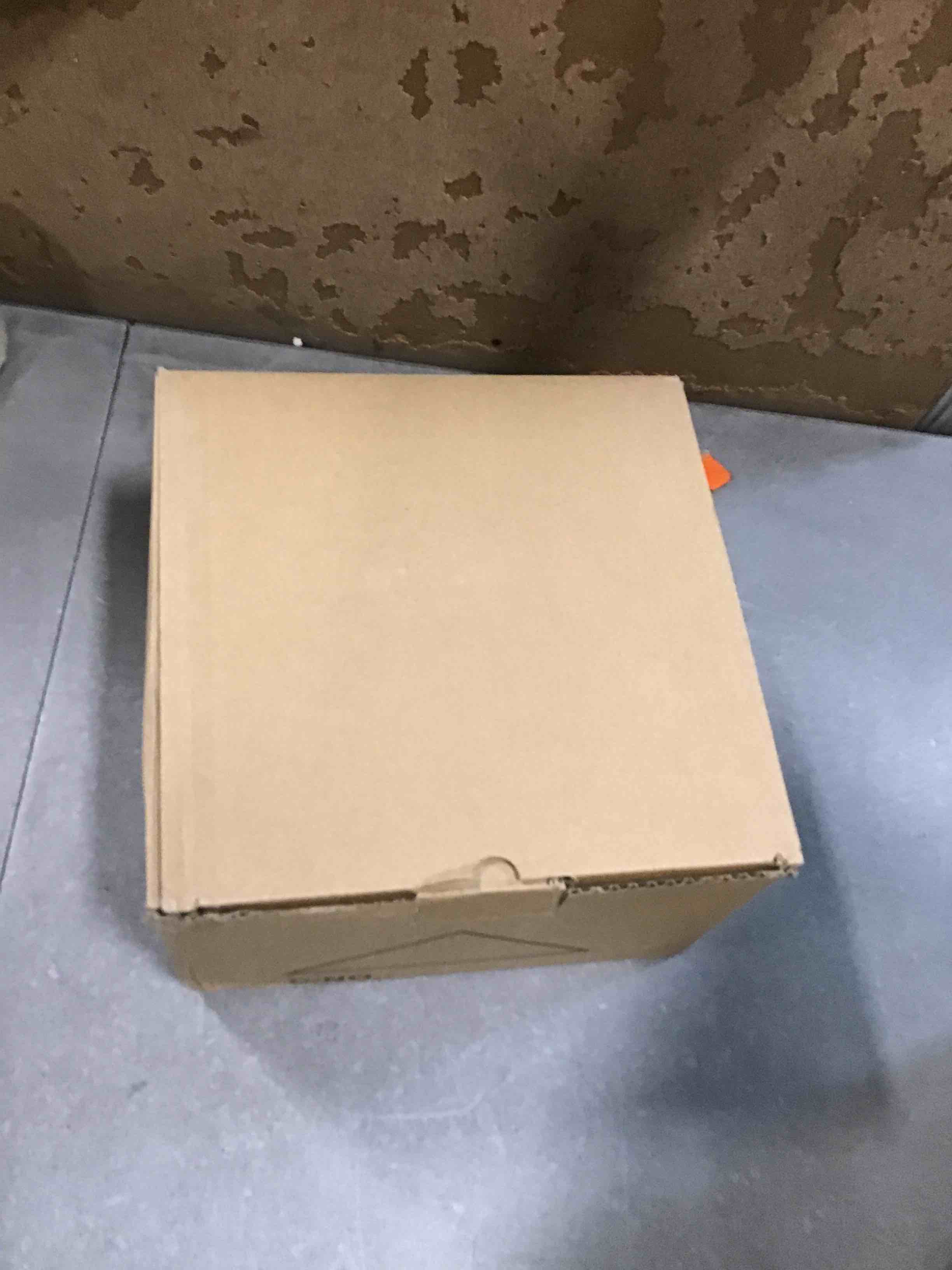 https://s3.amazonaws.com/lotting-images-prod/bidfta/RED6777906_1722260988504.jpeg