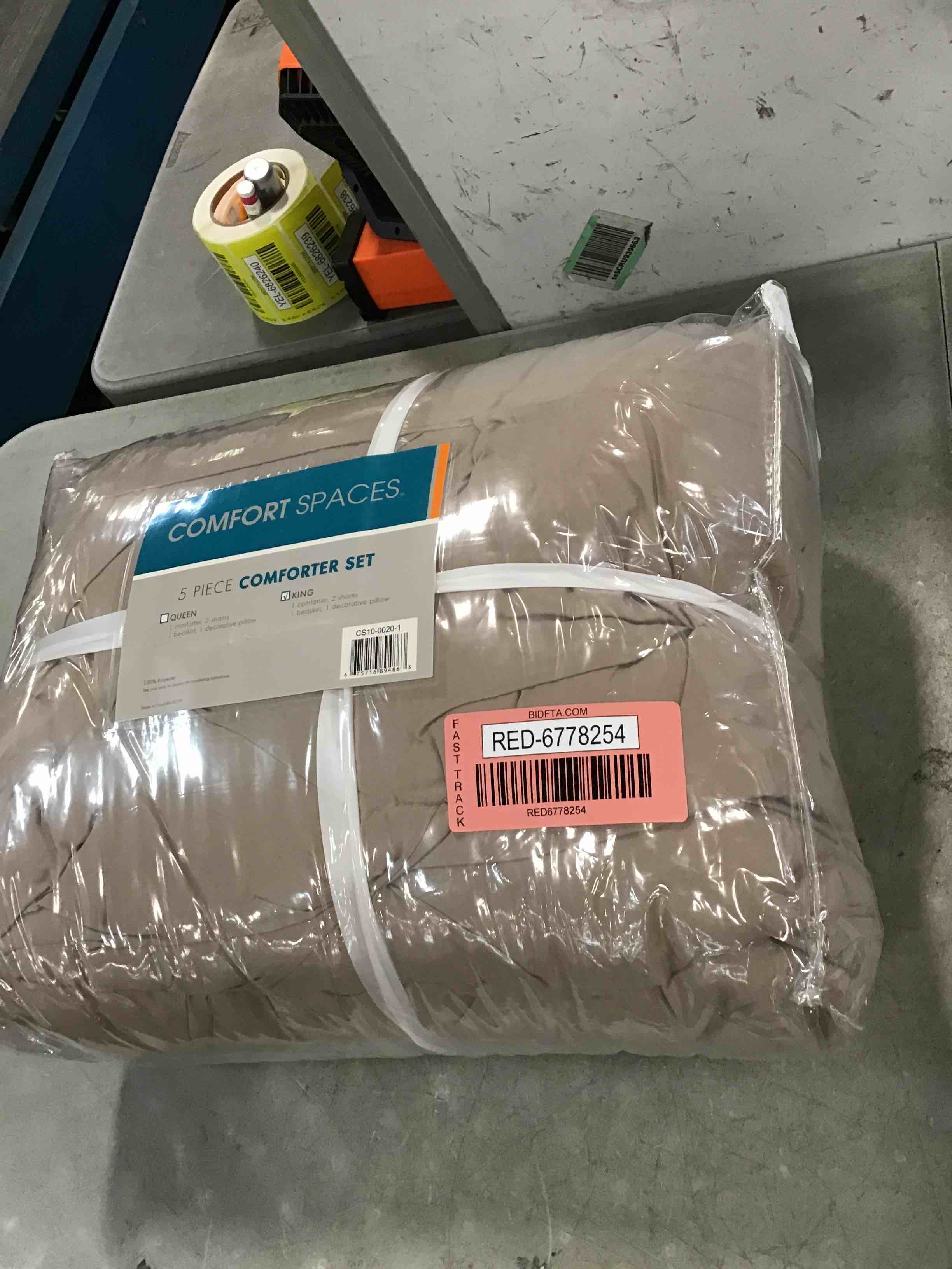 https://s3.amazonaws.com/lotting-images-prod/bidfta/RED6778254_1722365891956.jpeg