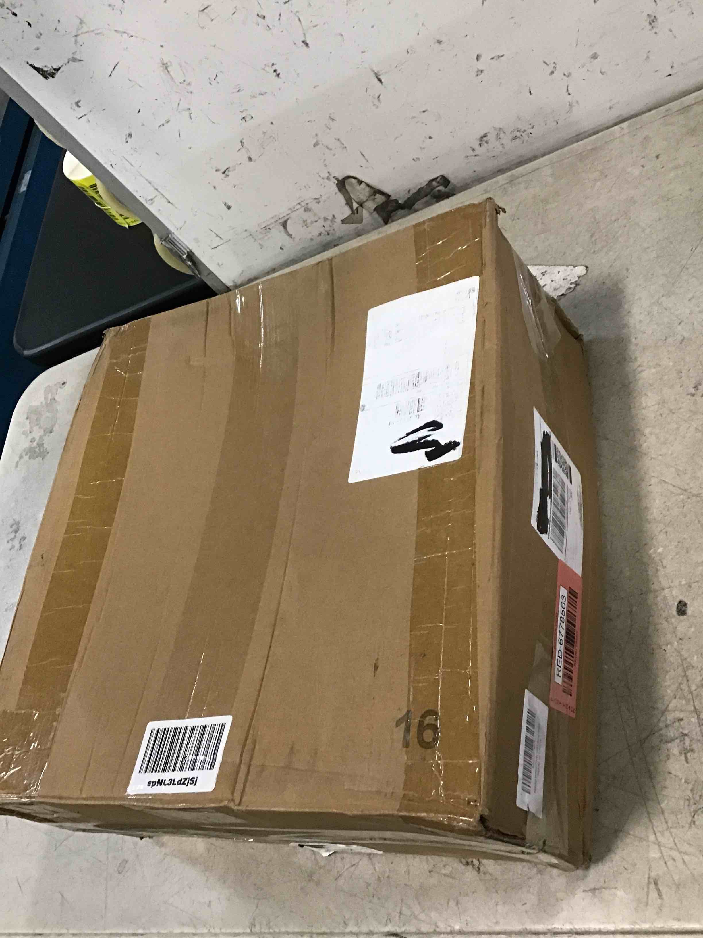 https://s3.amazonaws.com/lotting-images-prod/bidfta/RED6778563_1722517980167.jpeg