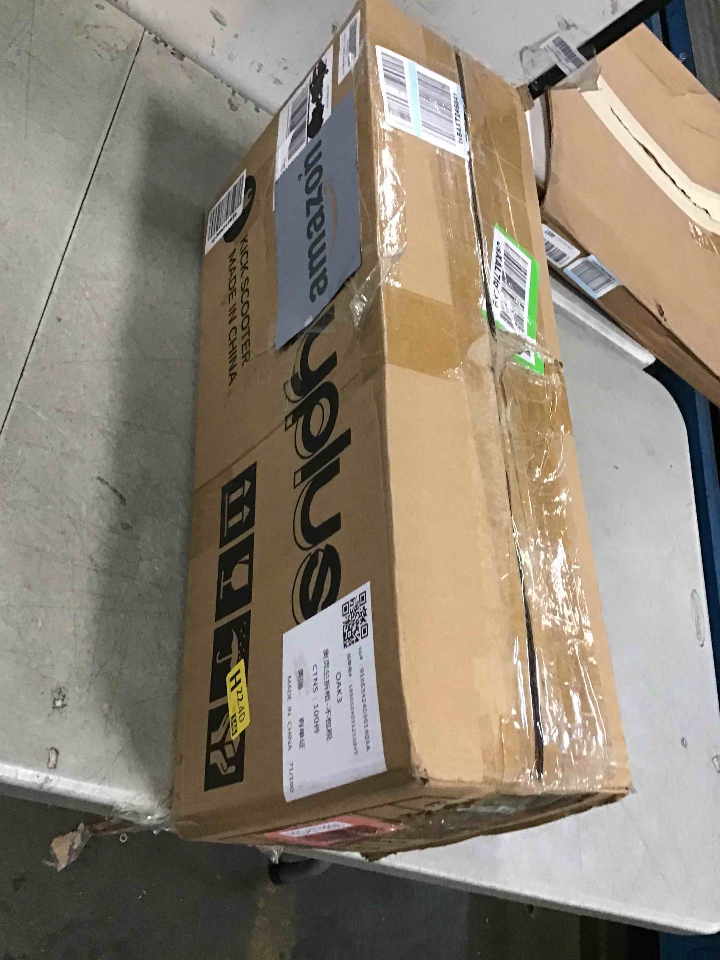 https://s3.amazonaws.com/lotting-images-prod/bidfta/RED6778693_1722610709135.jpeg