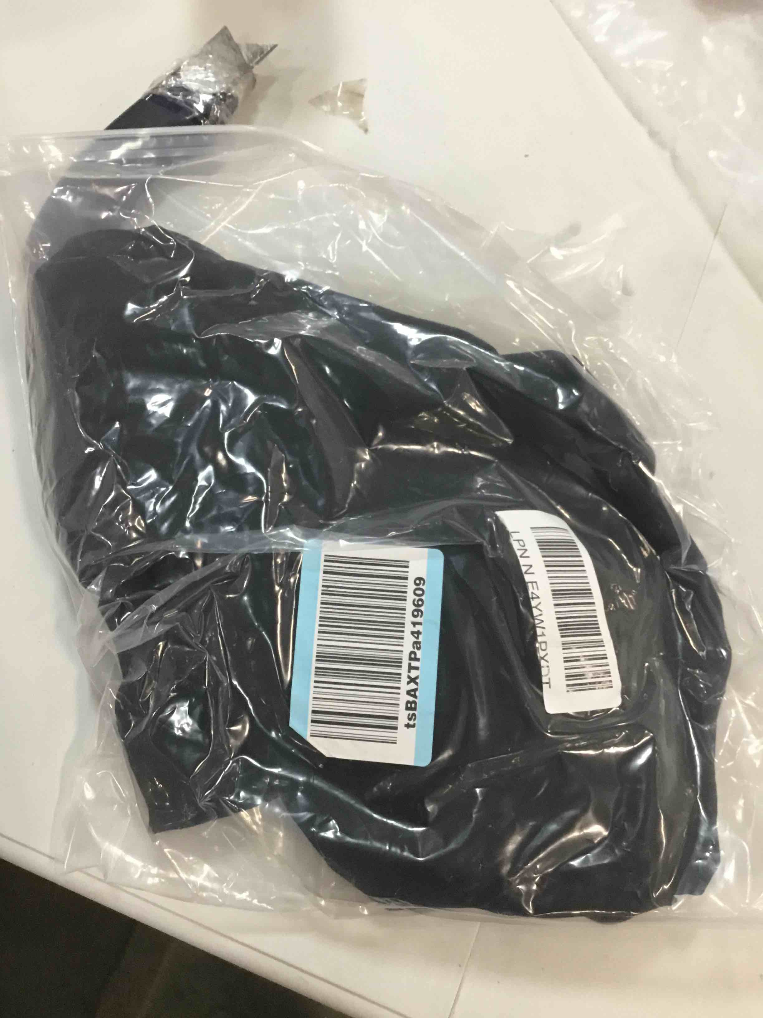 https://s3.amazonaws.com/lotting-images-prod/bidfta/RED6779007_1722098683631.jpeg