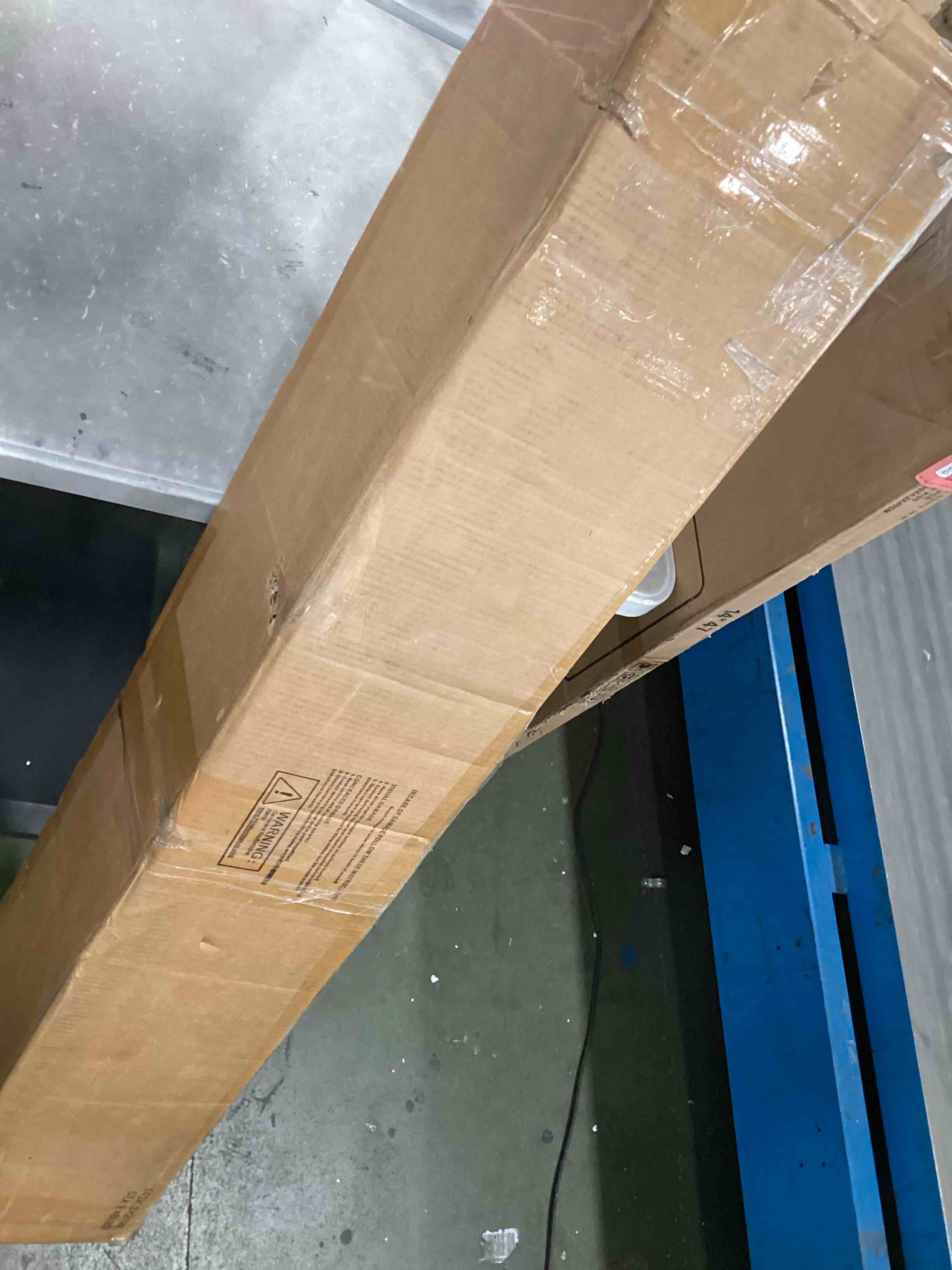 https://s3.amazonaws.com/lotting-images-prod/bidfta/RED6779452_1722428723000.jpeg