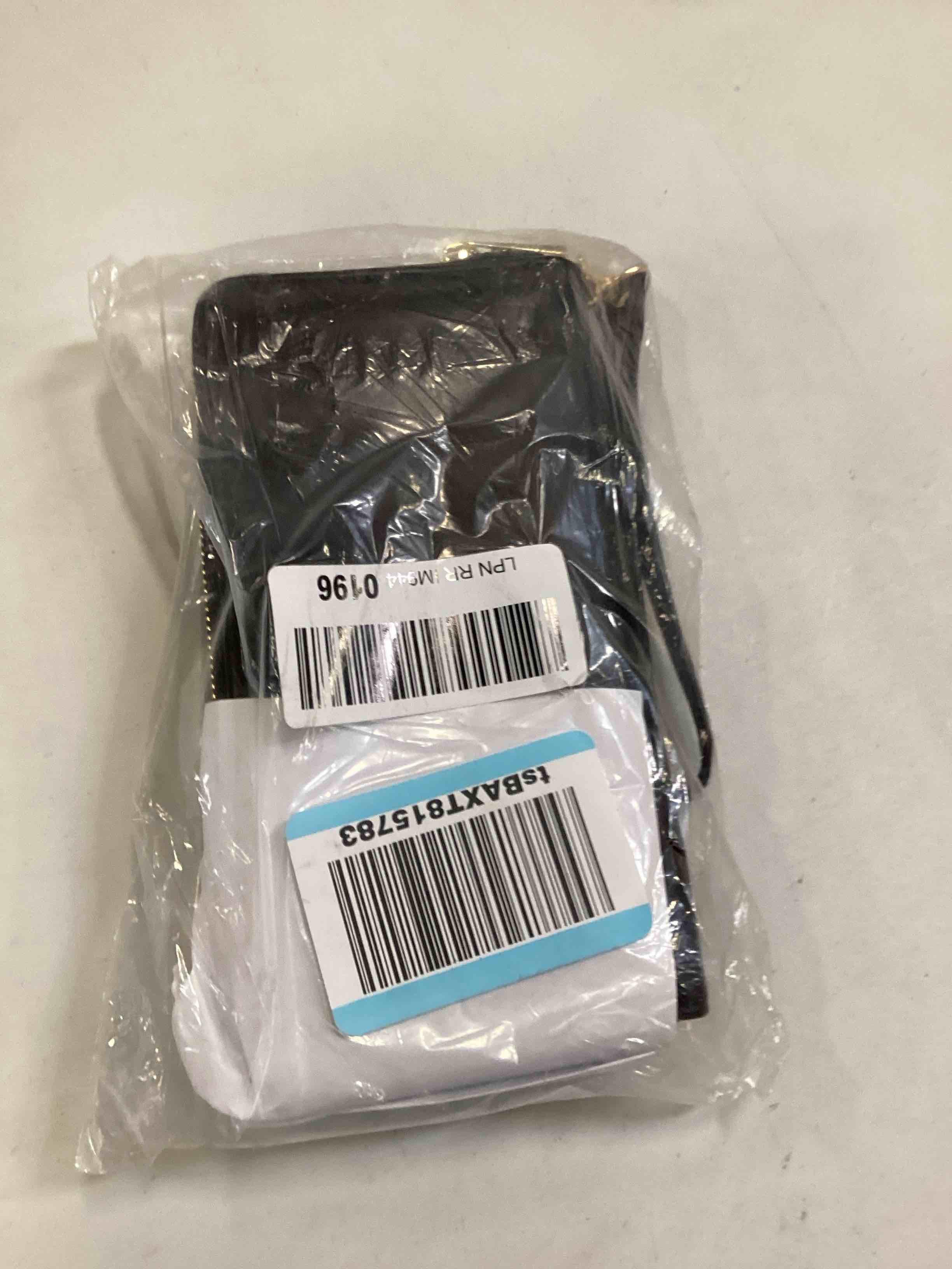 https://s3.amazonaws.com/lotting-images-prod/bidfta/RED6779758_1722522138764.jpeg